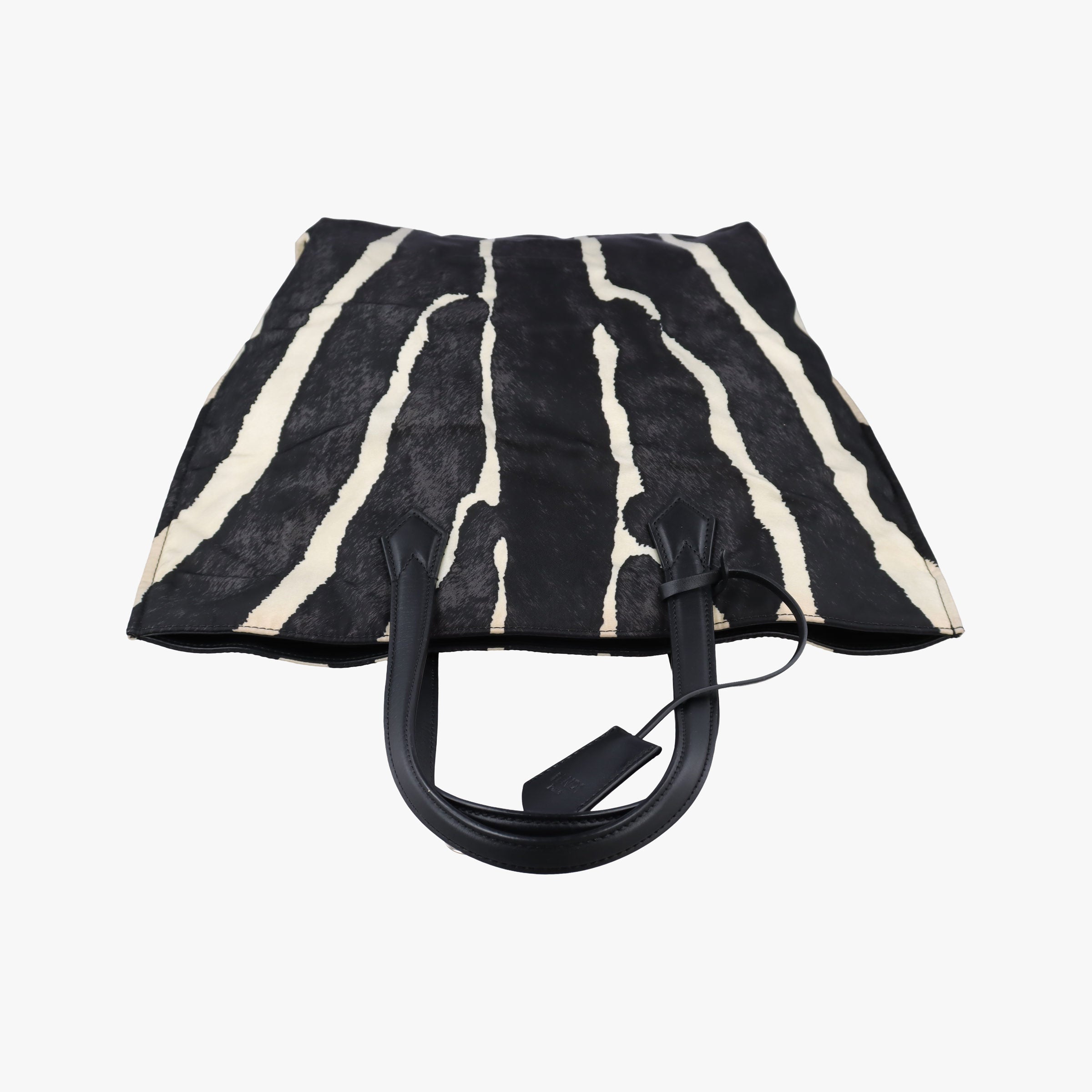 Pre-owned Fendi Zebra Print tote White× Black Nylon x Leather 8BH260 handbag | stylenewstar