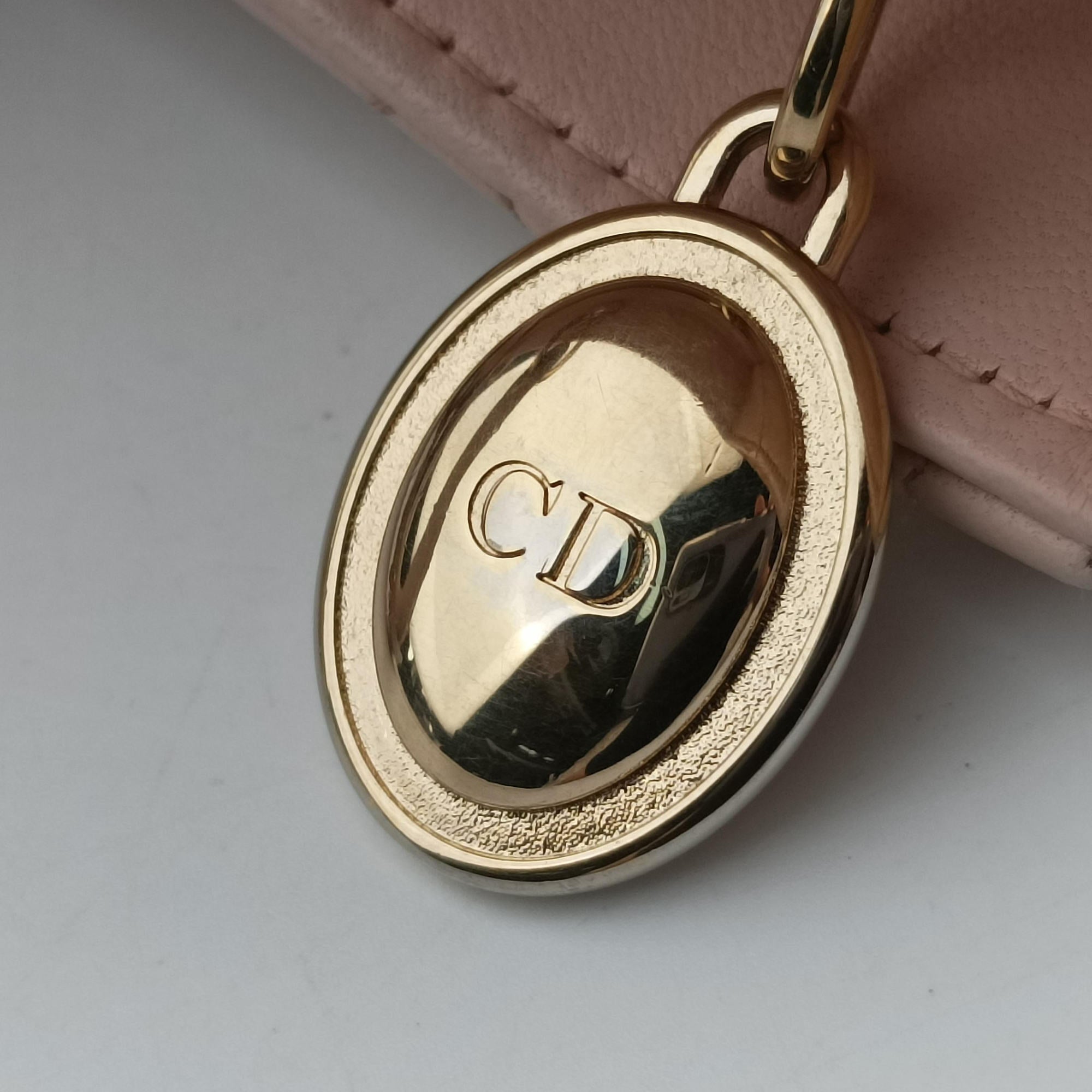 Secondhand Christian Dior Lady Dior Pink lambskin  shoulderbag | stylenewstar