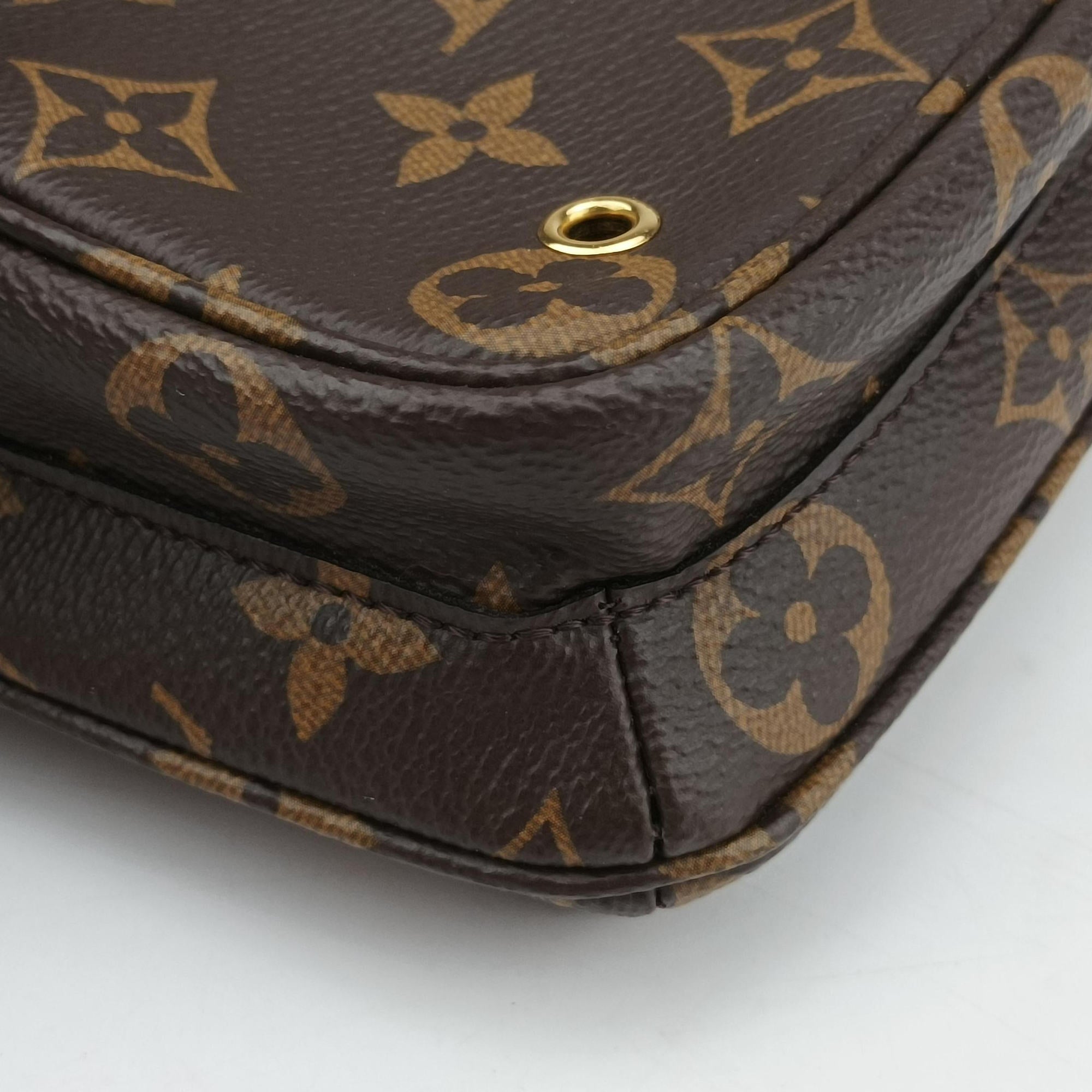 Secondhand Louis Vuitton Utility Phone Sleeve Brown Monogram Canvas M80746 shoulderbag | stylenewstar