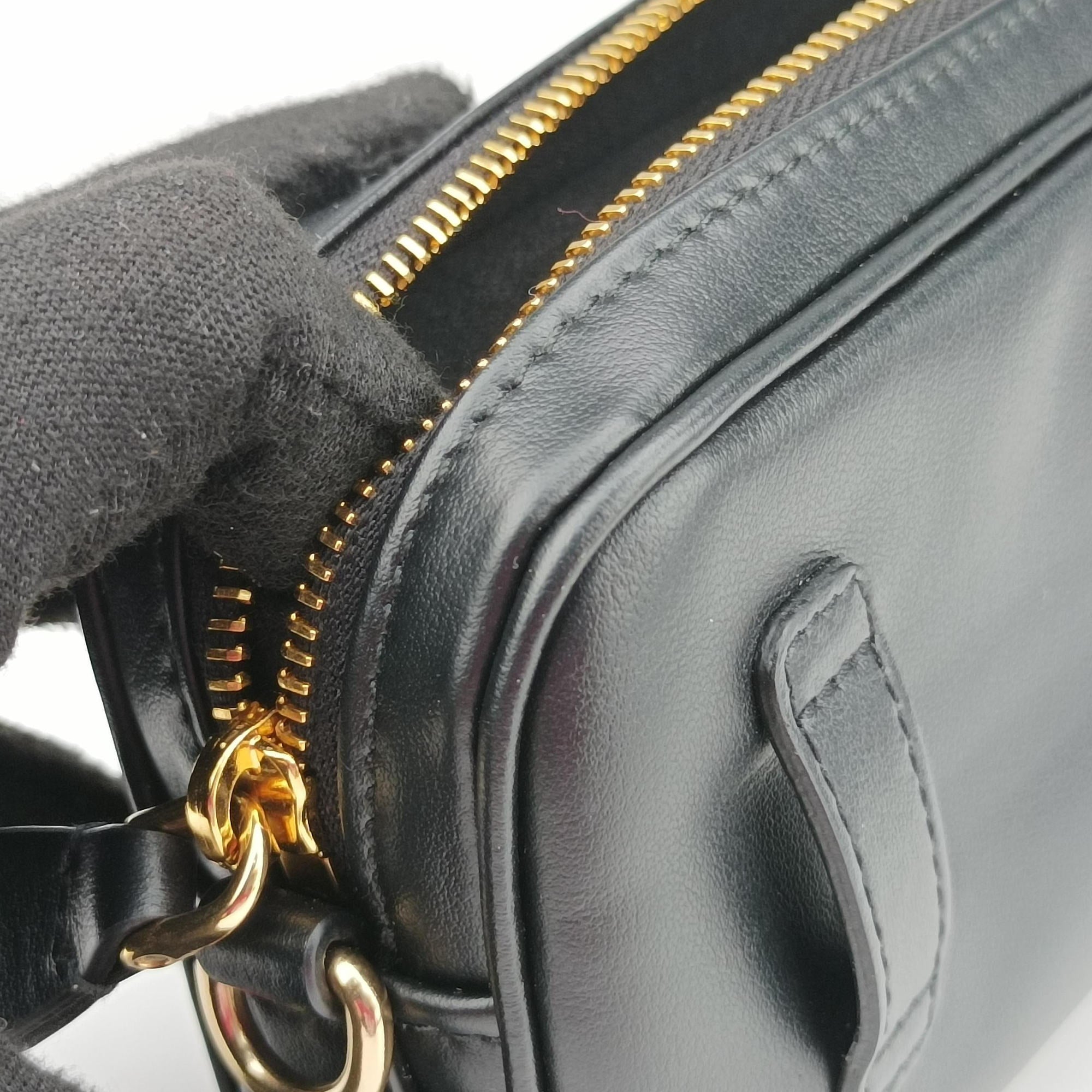 Pre-owned Miu Miu Logo belt Black leather  bum bag/waist bag | stylenewstar