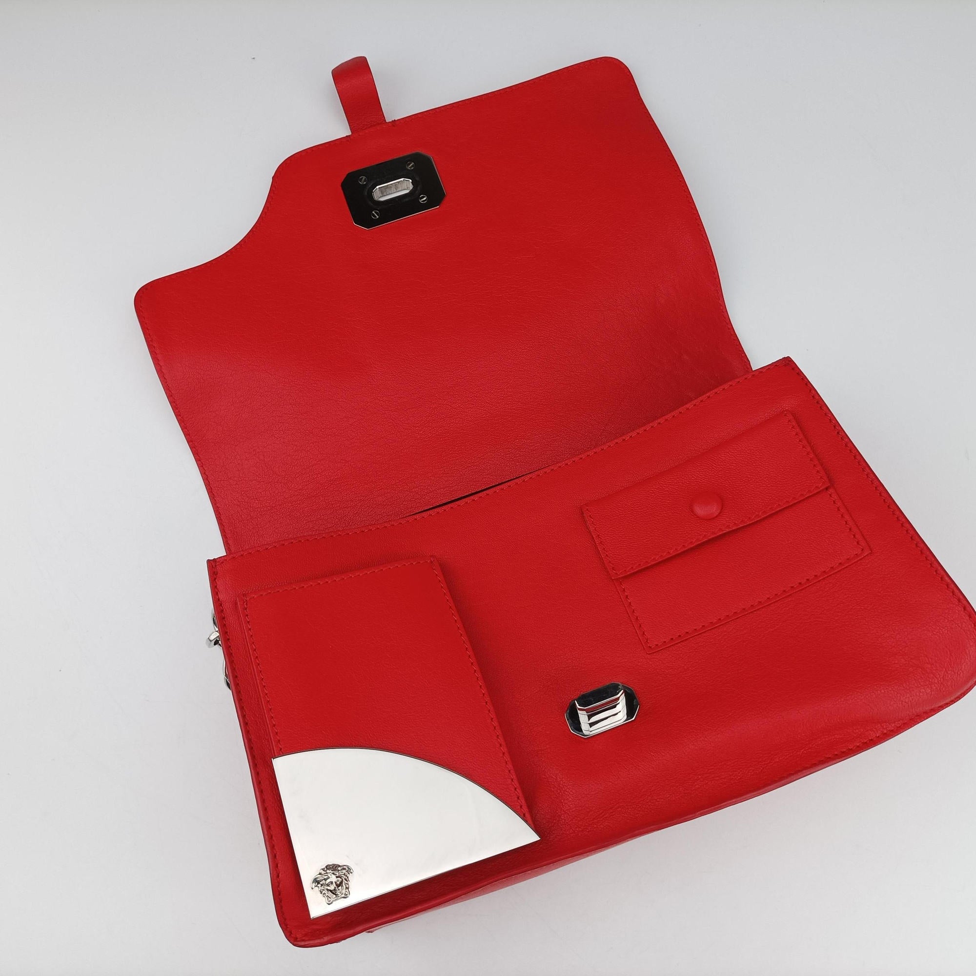 Pre-owned VERSACE Versace Borsa Stardvst Red leather  shoulderbag | stylenewstar
