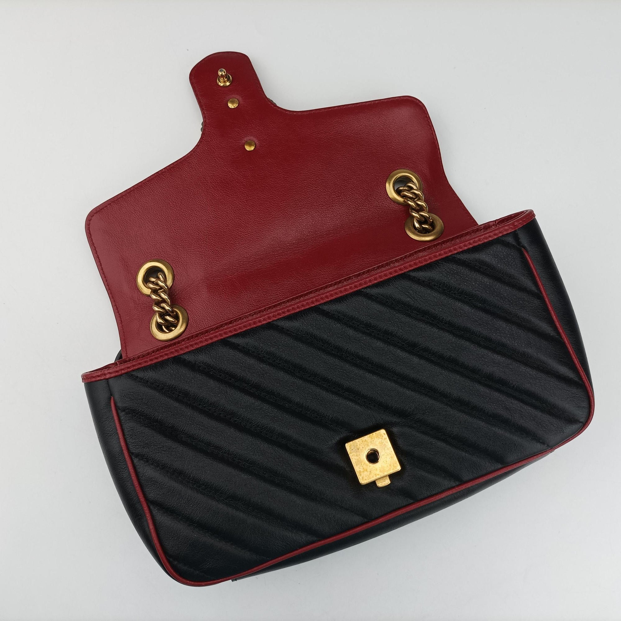 Pre-owned Gucci GG Marmont Black×red Leather 443497 shoulderbag | stylenewstar