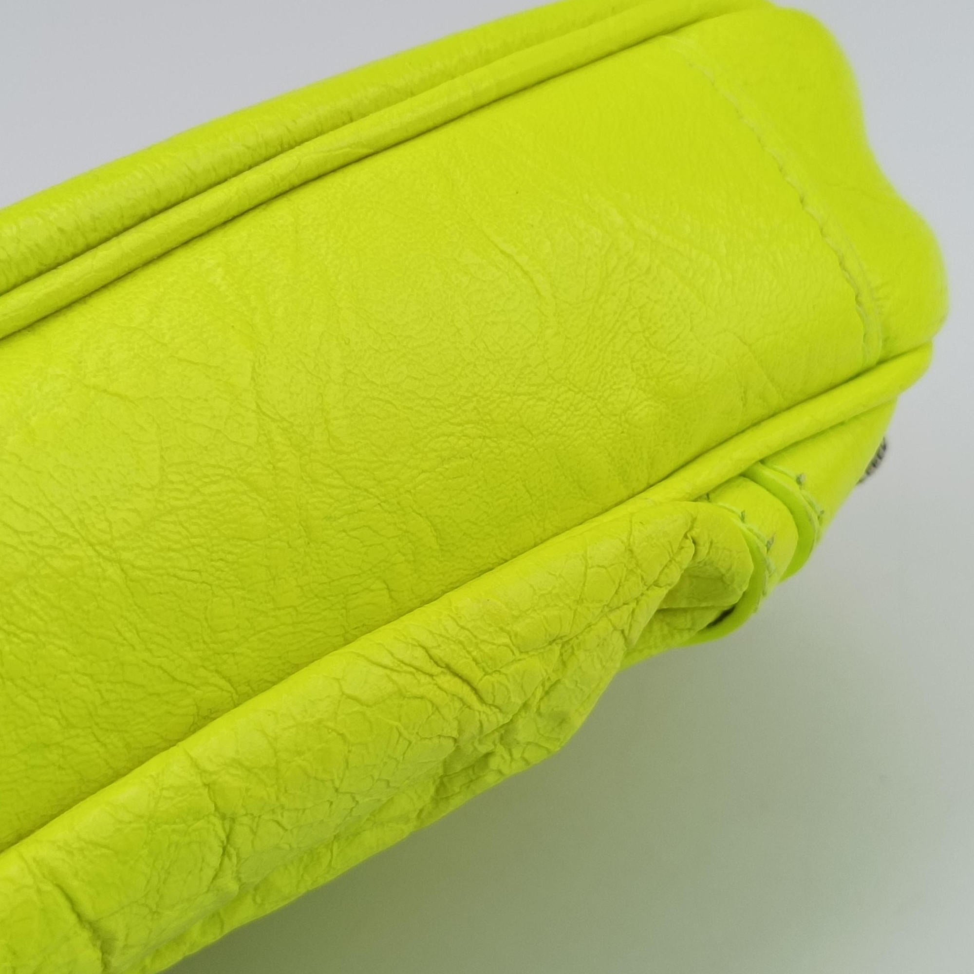 Pre-owned Balenciaga Le Cagole YellowGreen lambskin  shoulderbag | stylenewstar