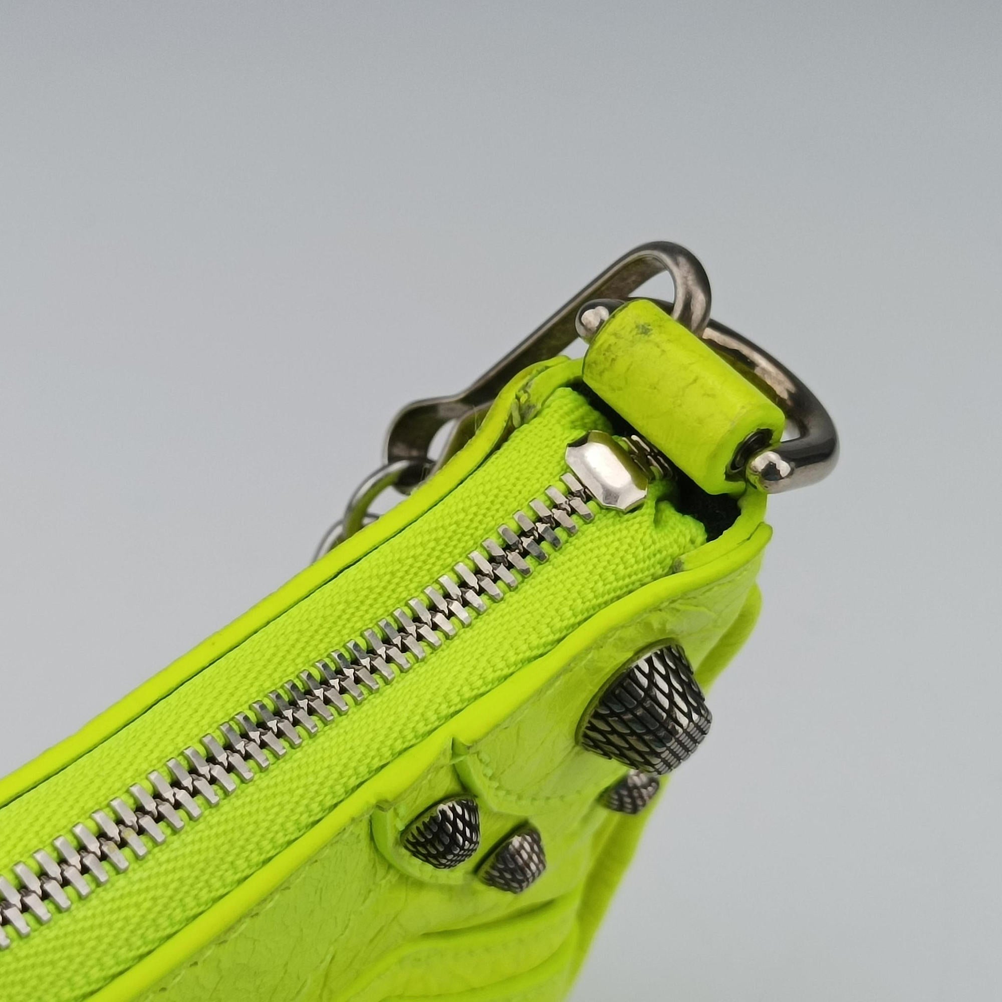 Pre-owned Balenciaga Le Cagole YellowGreen lambskin  shoulderbag | stylenewstar