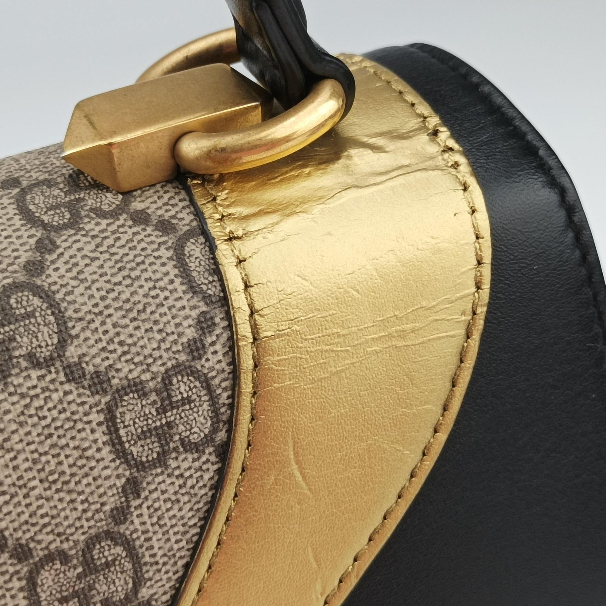 Pre-owned Gucci Osiride GG Supreme beige×Black×Golden PVC coated canvas×Leather 497996 shoulderbag | stylenewstar