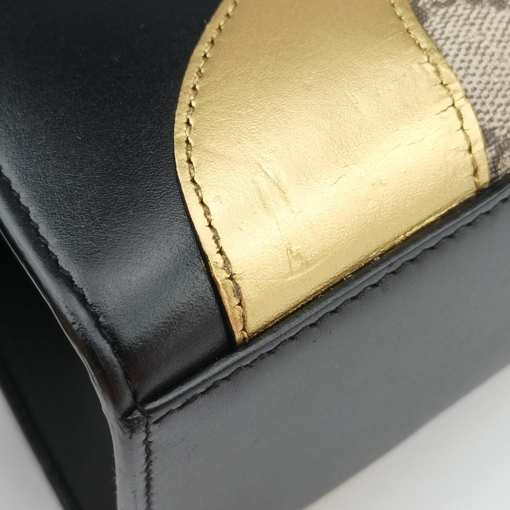 Pre-owned Gucci Osiride GG Supreme beige×Black×Golden PVC coated canvas×Leather 497996 shoulderbag | stylenewstar