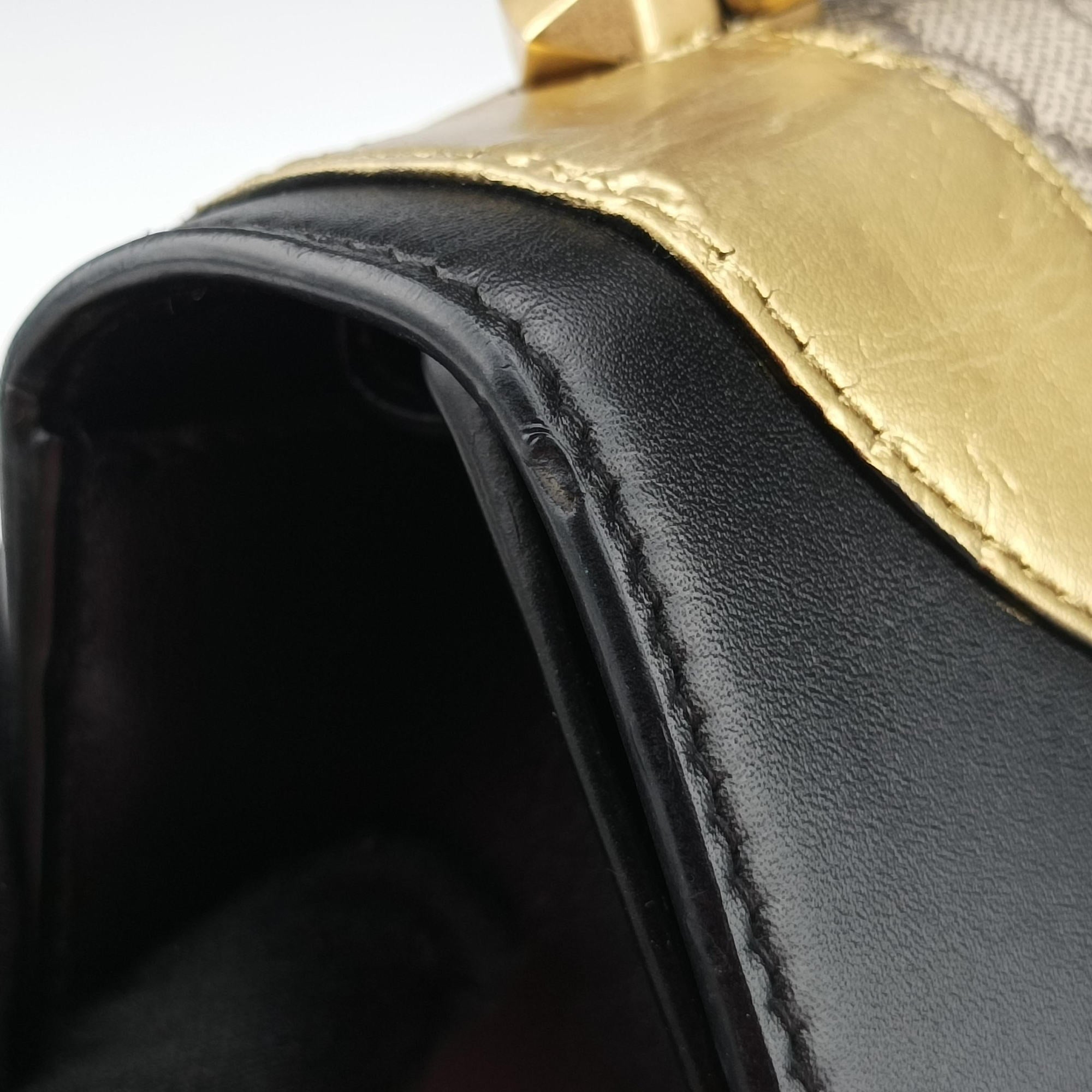 Pre-owned Gucci Osiride GG Supreme beige×Black×Golden PVC coated canvas×Leather 497996 shoulderbag | stylenewstar