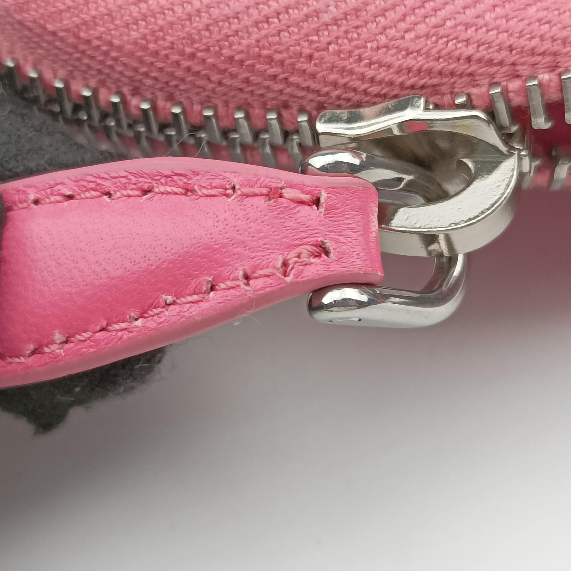 Pre-owned Prada Triangle mini Pink Leather 1NR015 shoulderbag | stylenewstar