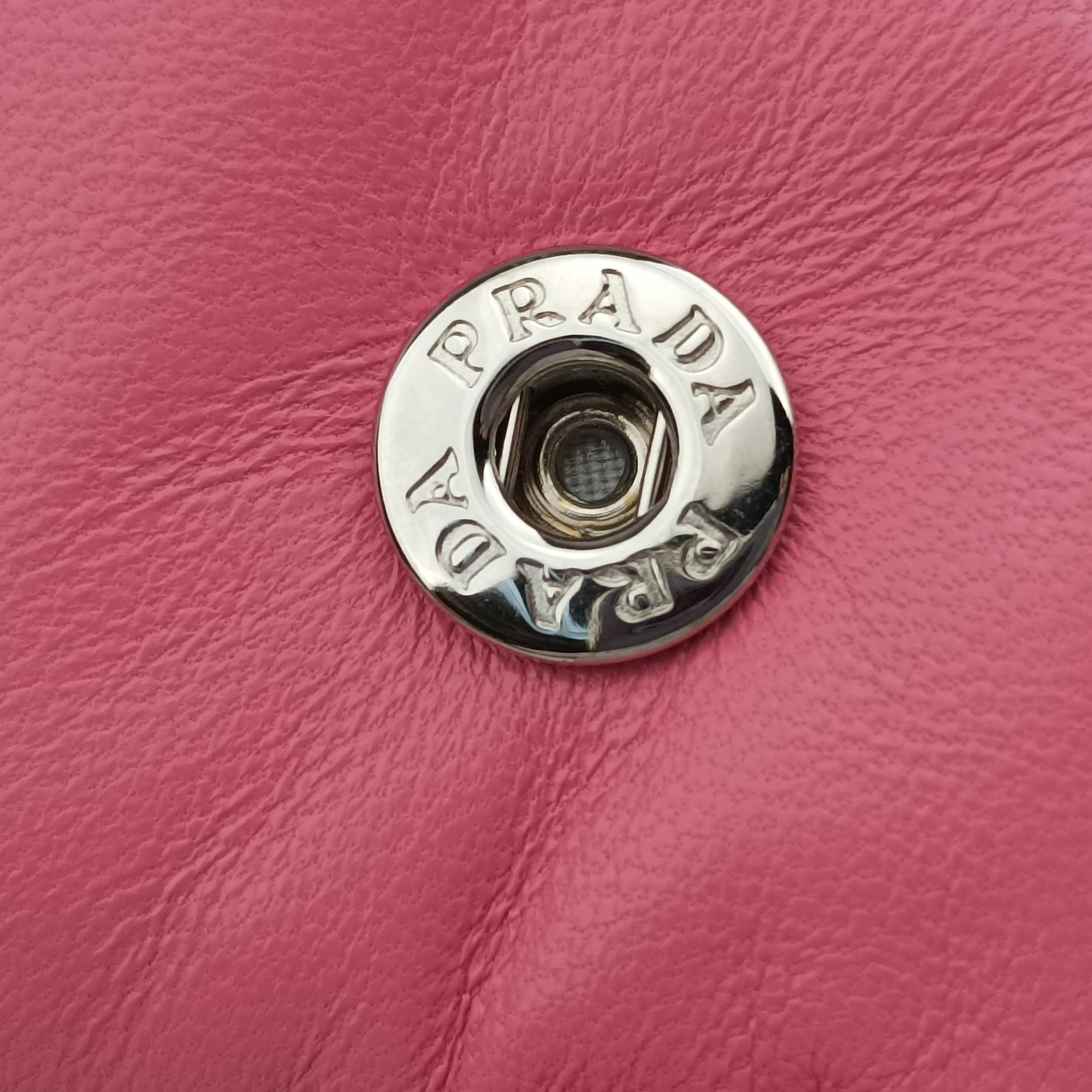 Pre-owned Prada Triangle mini Pink Leather 1NR015 shoulderbag | stylenewstar