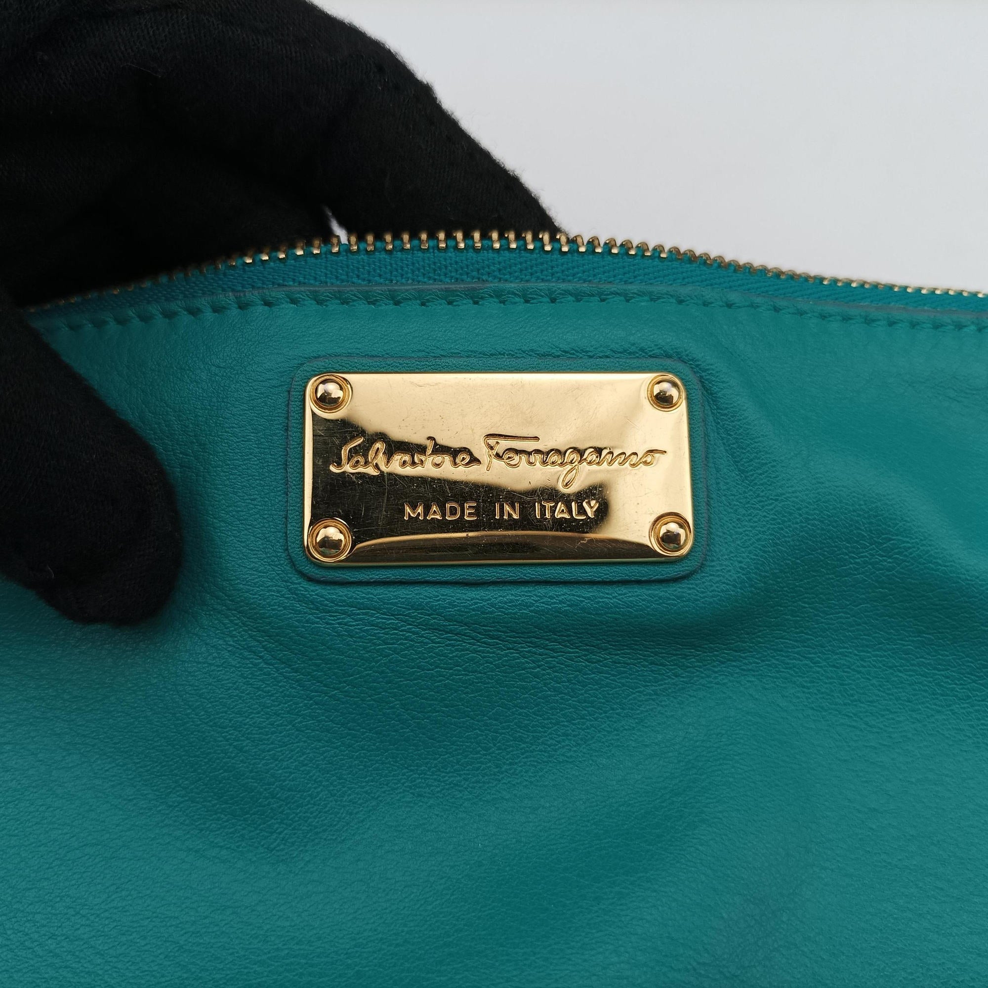 Pre-owned Ferragamo Sookie Blue Leather  shoulderbag | stylenewstar