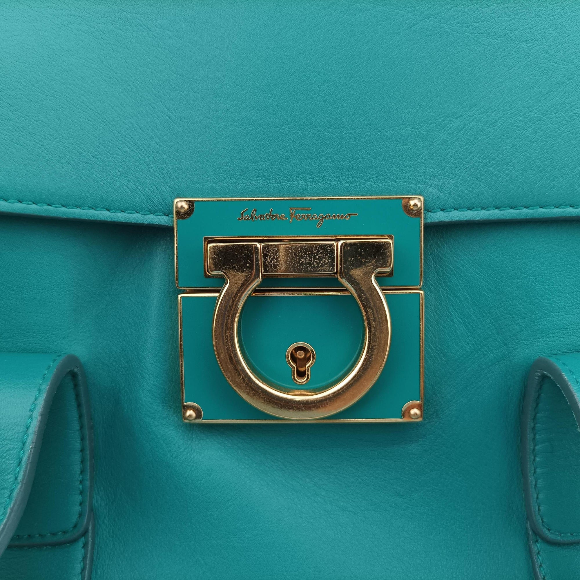 Pre-owned Ferragamo Sookie Blue Leather  shoulderbag | stylenewstar