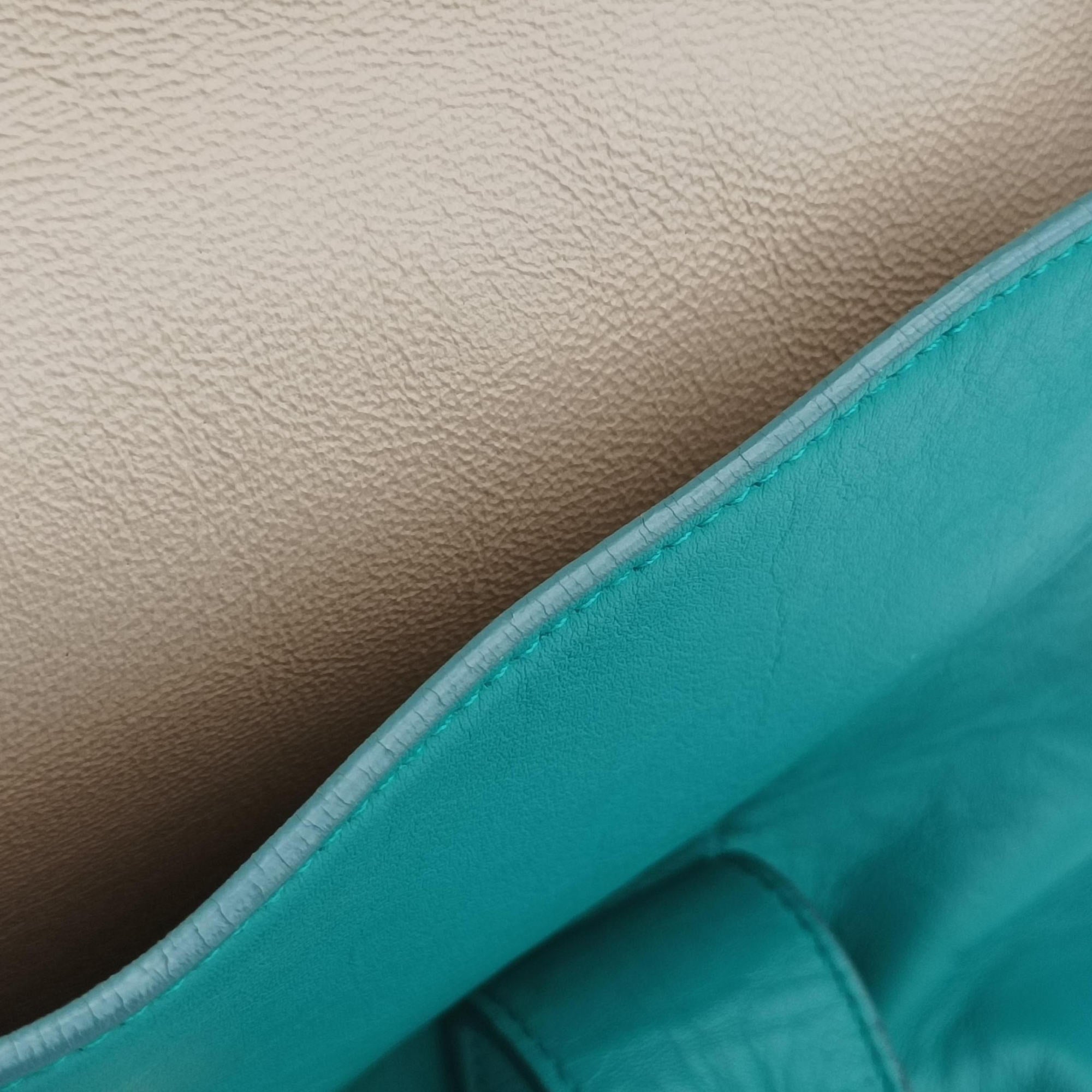 Pre-owned Ferragamo Sookie Blue Leather  shoulderbag | stylenewstar