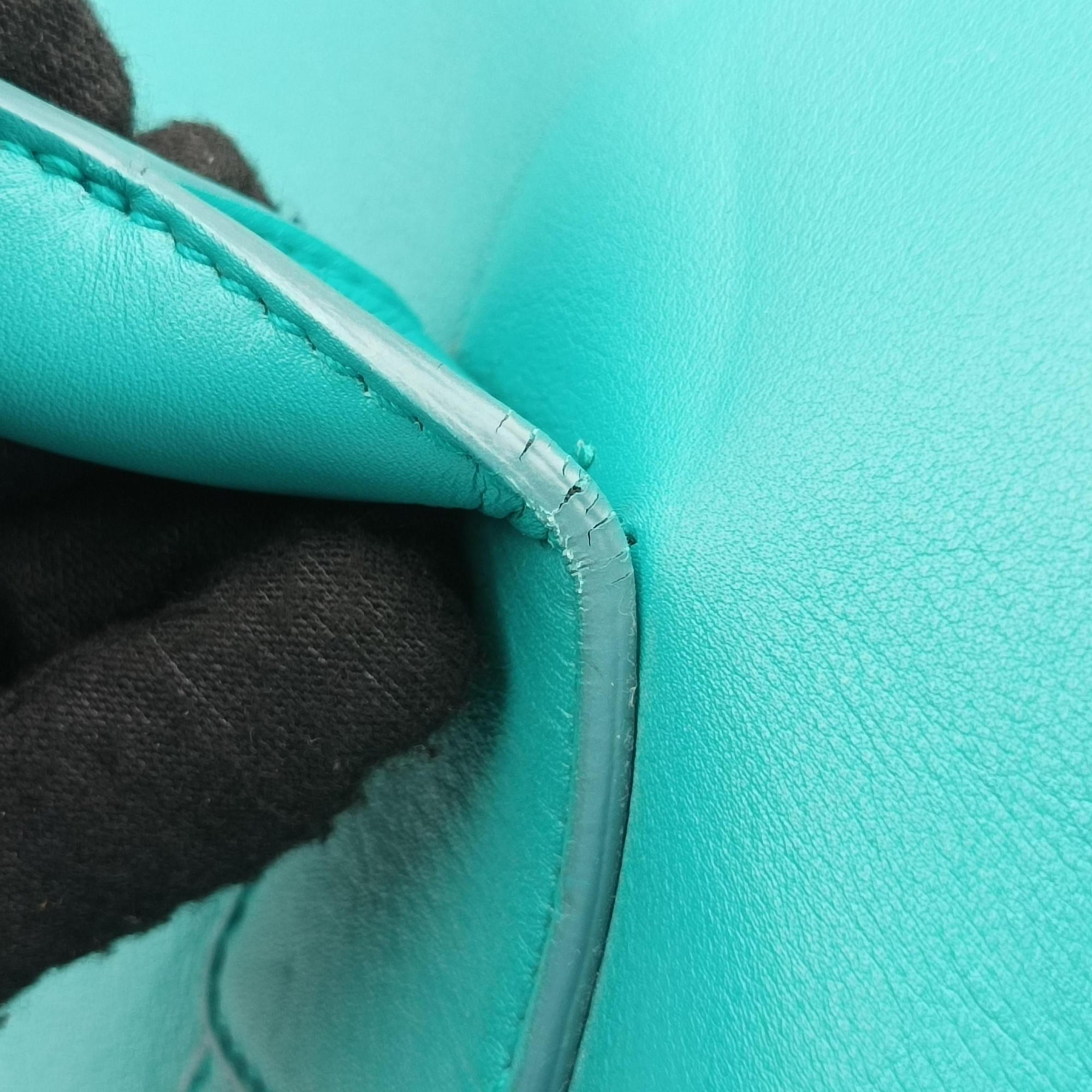 Pre-owned Ferragamo Sookie Blue Leather  shoulderbag | stylenewstar