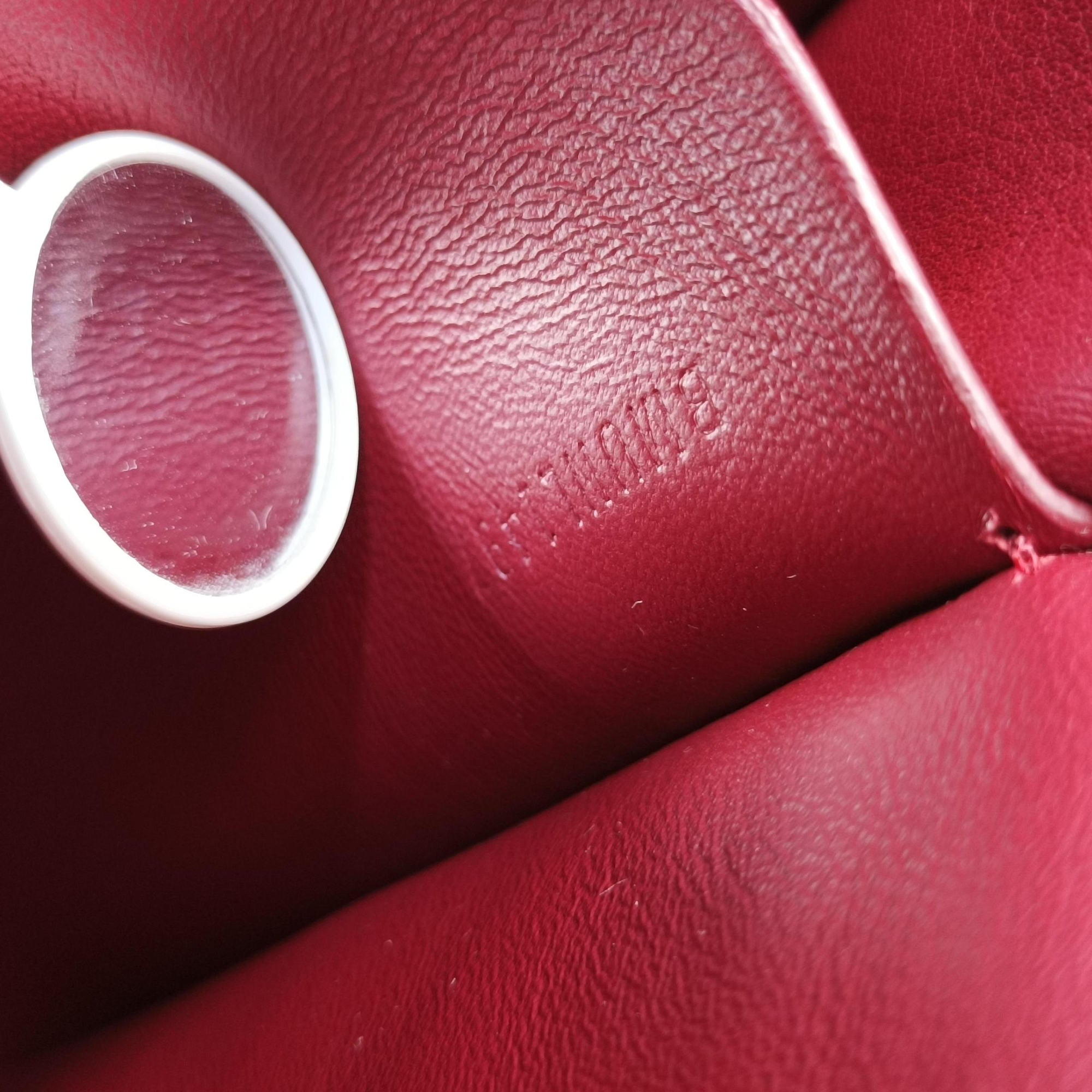 Pre-owned Burberry TB logo Red Leather  shoulderbag | stylenewstar