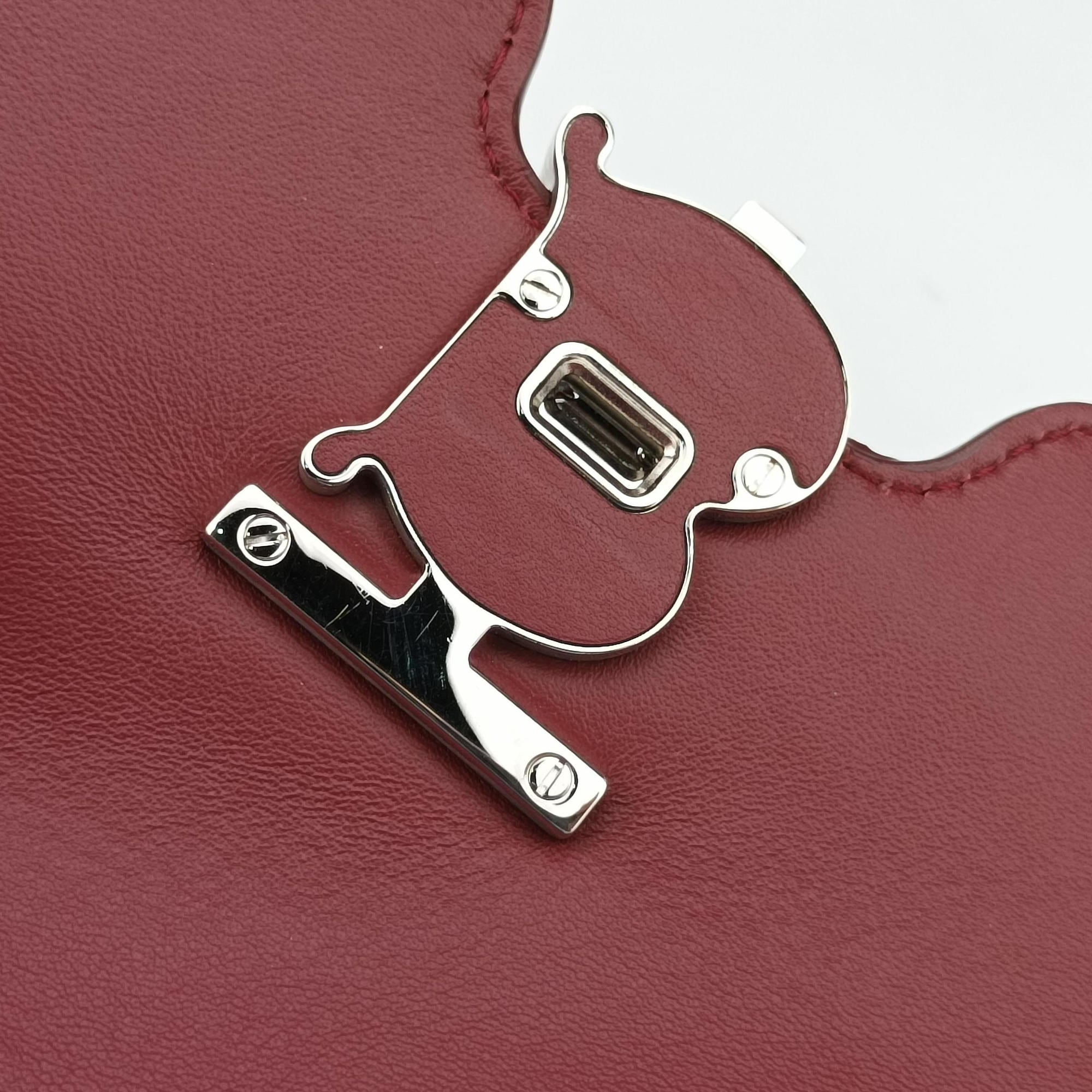 Pre-owned Burberry TB logo Red Leather  shoulderbag | stylenewstar