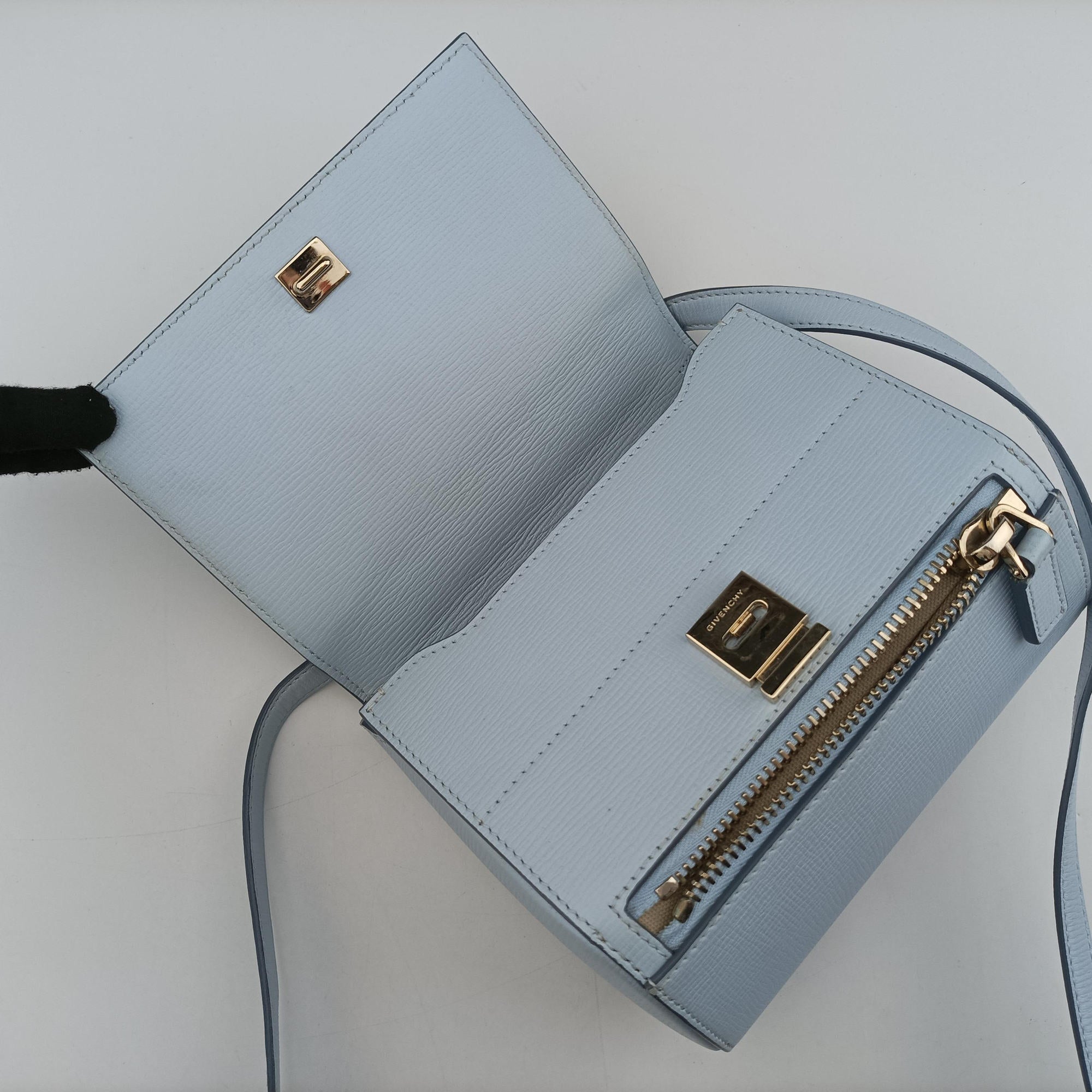 Pre-owned Givenchy Pandora Box Blue leather  shoulderbag | stylenewstar