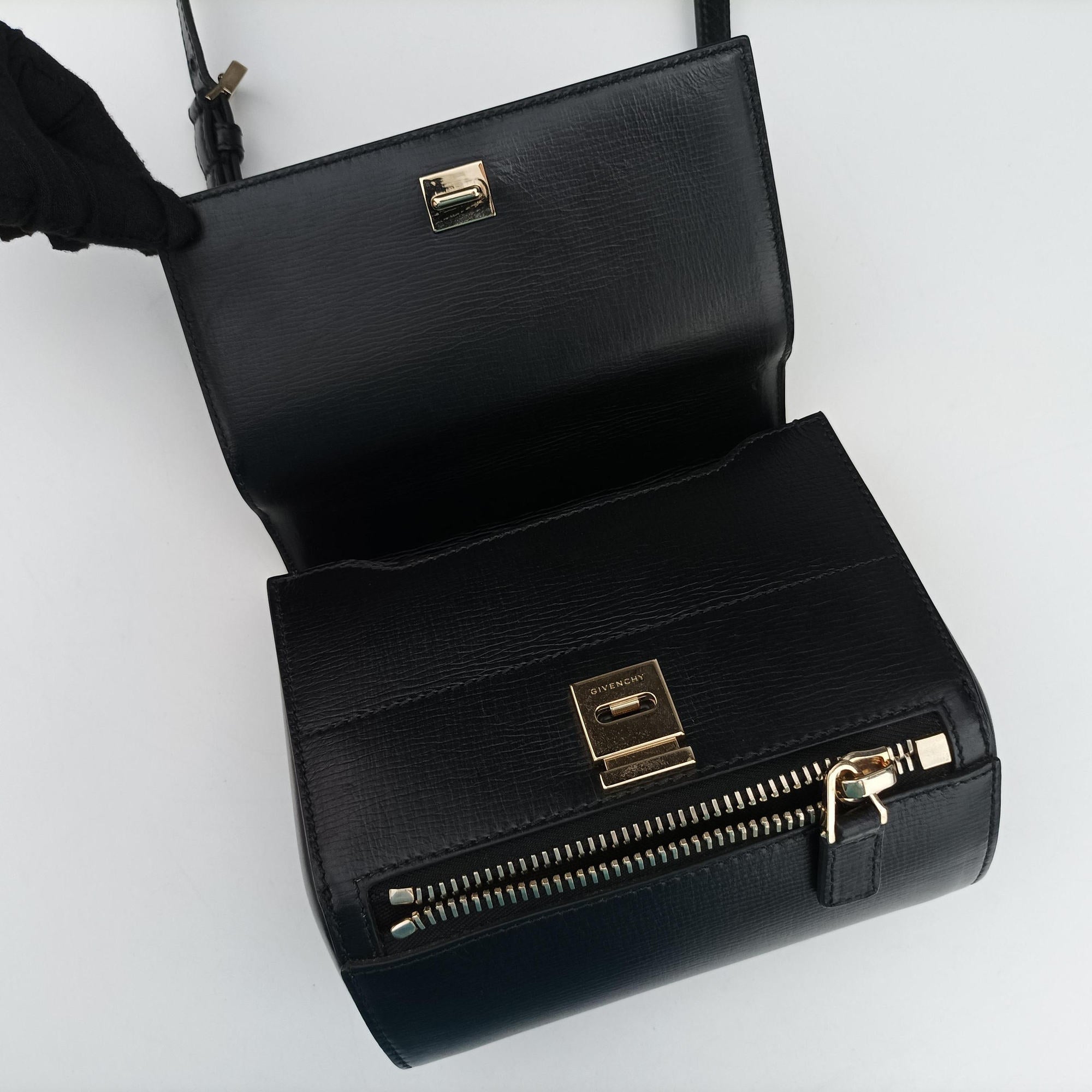 Pre-owned Givenchy Pandora Black Leather  shoulderbag | stylenewstar