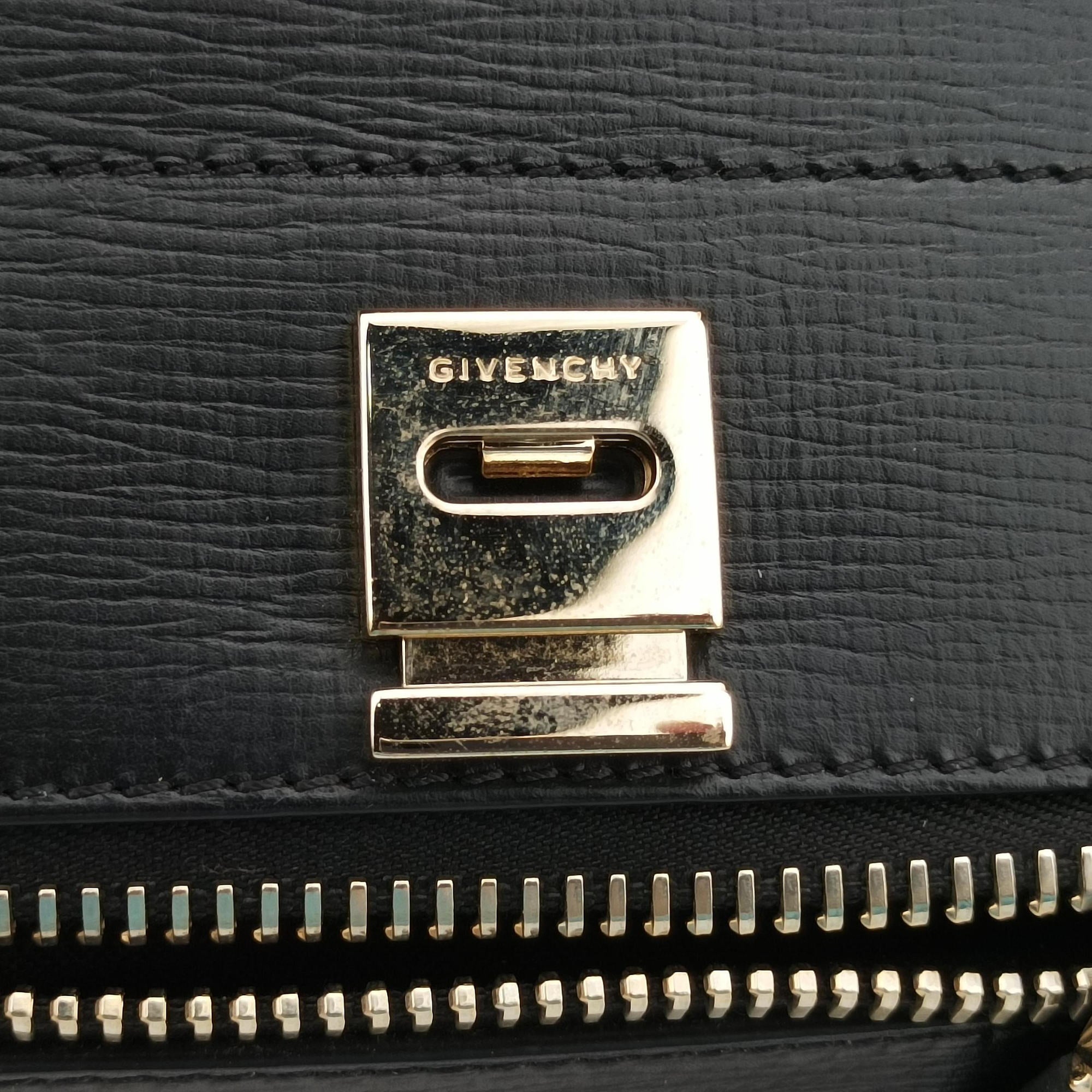 Pre-owned Givenchy Pandora Black Leather  shoulderbag | stylenewstar