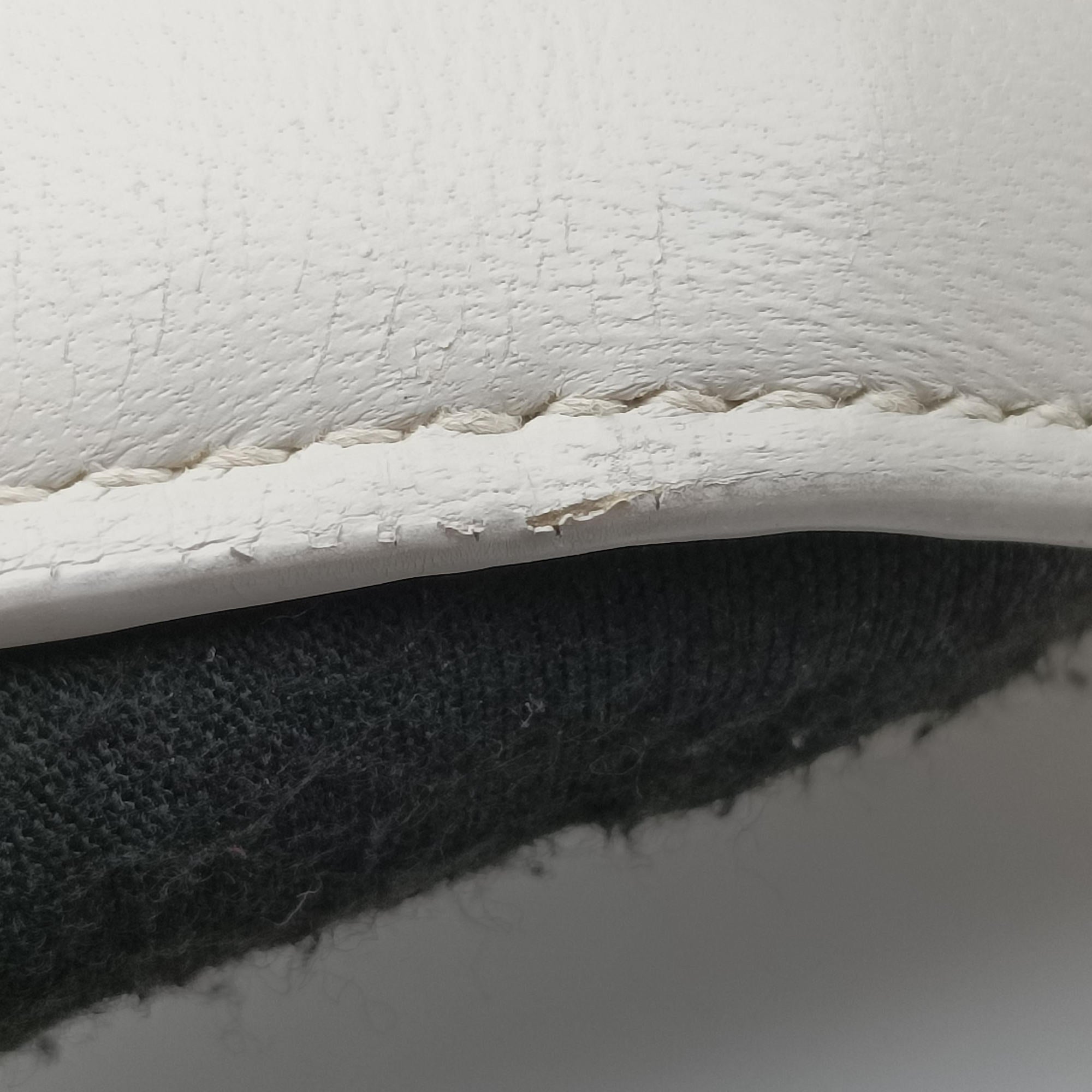 Pre-owned Balenciaga Hourglass mini White leather  shoulderbag | stylenewstar