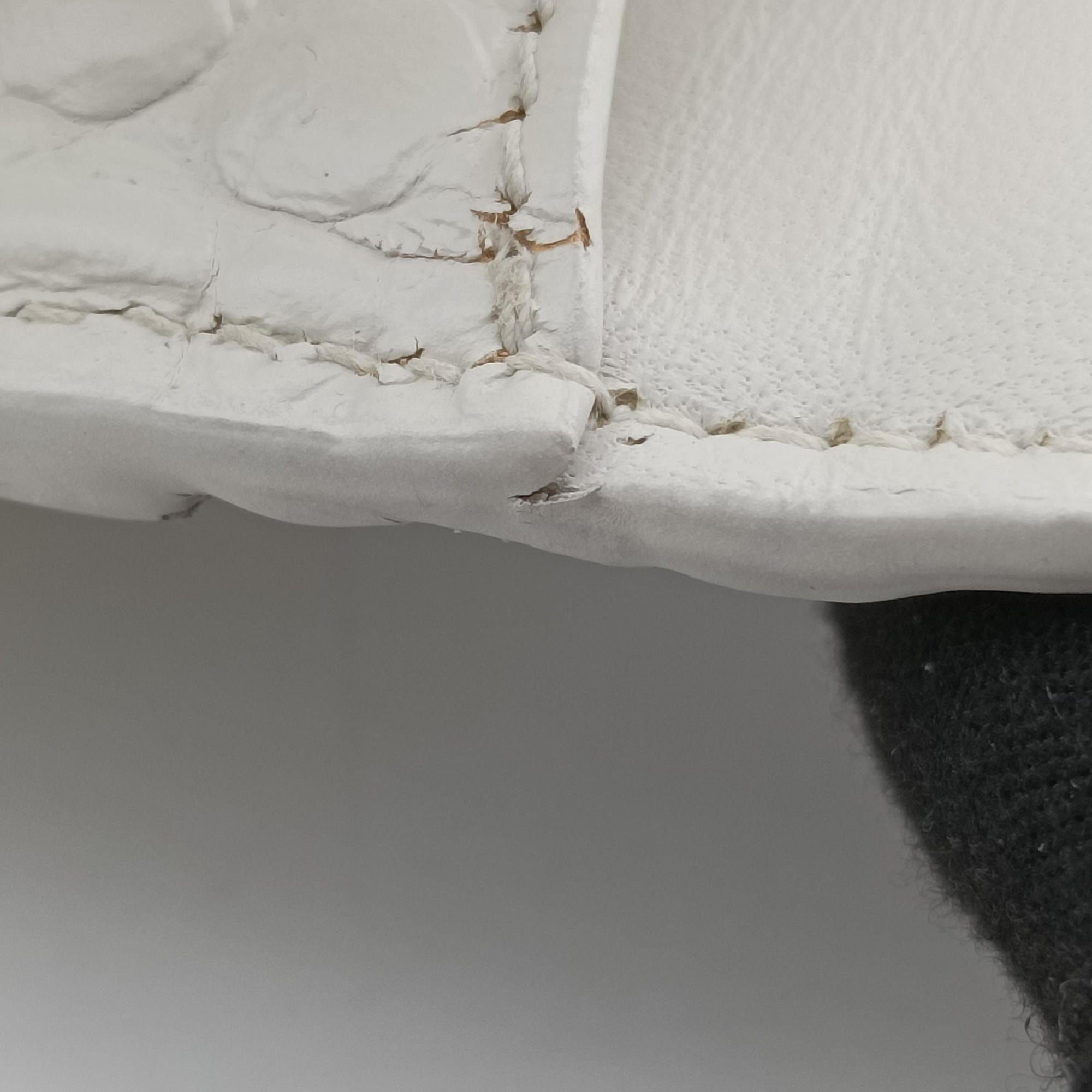 Pre-owned Balenciaga Hourglass mini White leather  shoulderbag | stylenewstar