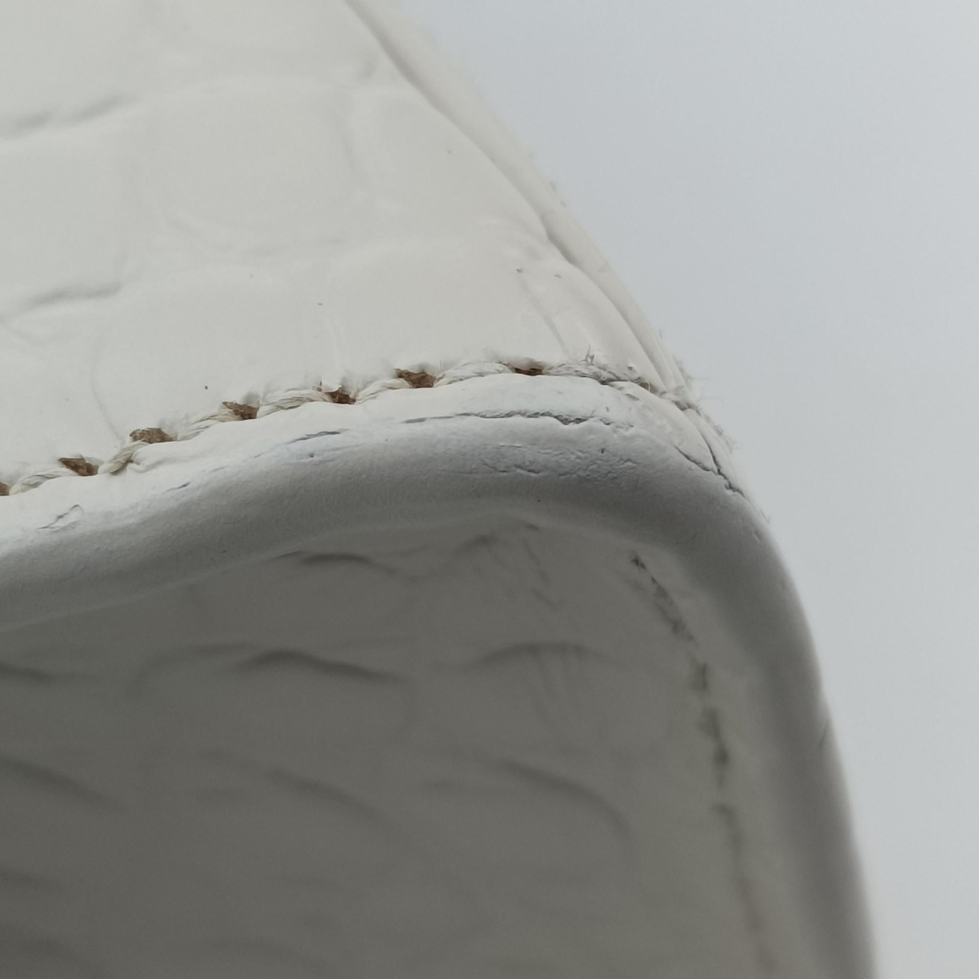 Pre-owned Balenciaga Hourglass mini White leather  shoulderbag | stylenewstar