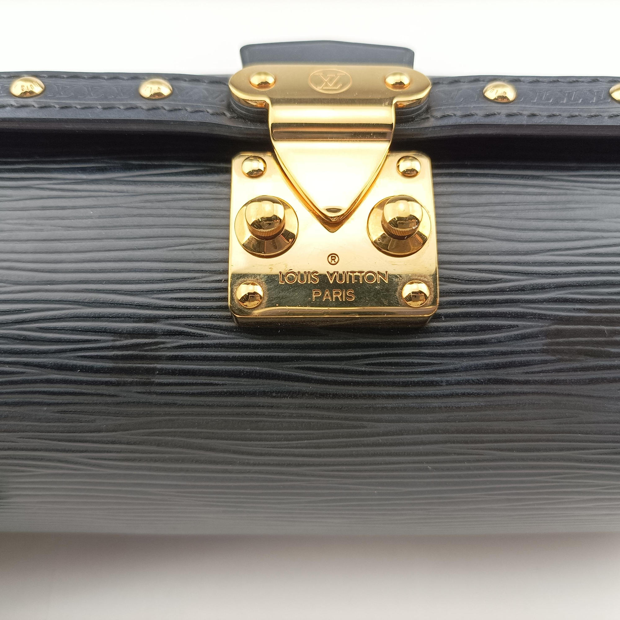 Secondhand Louis Vuitton Papillon Trunk Noir Epi M58655 shoulderbag | stylenewstar
