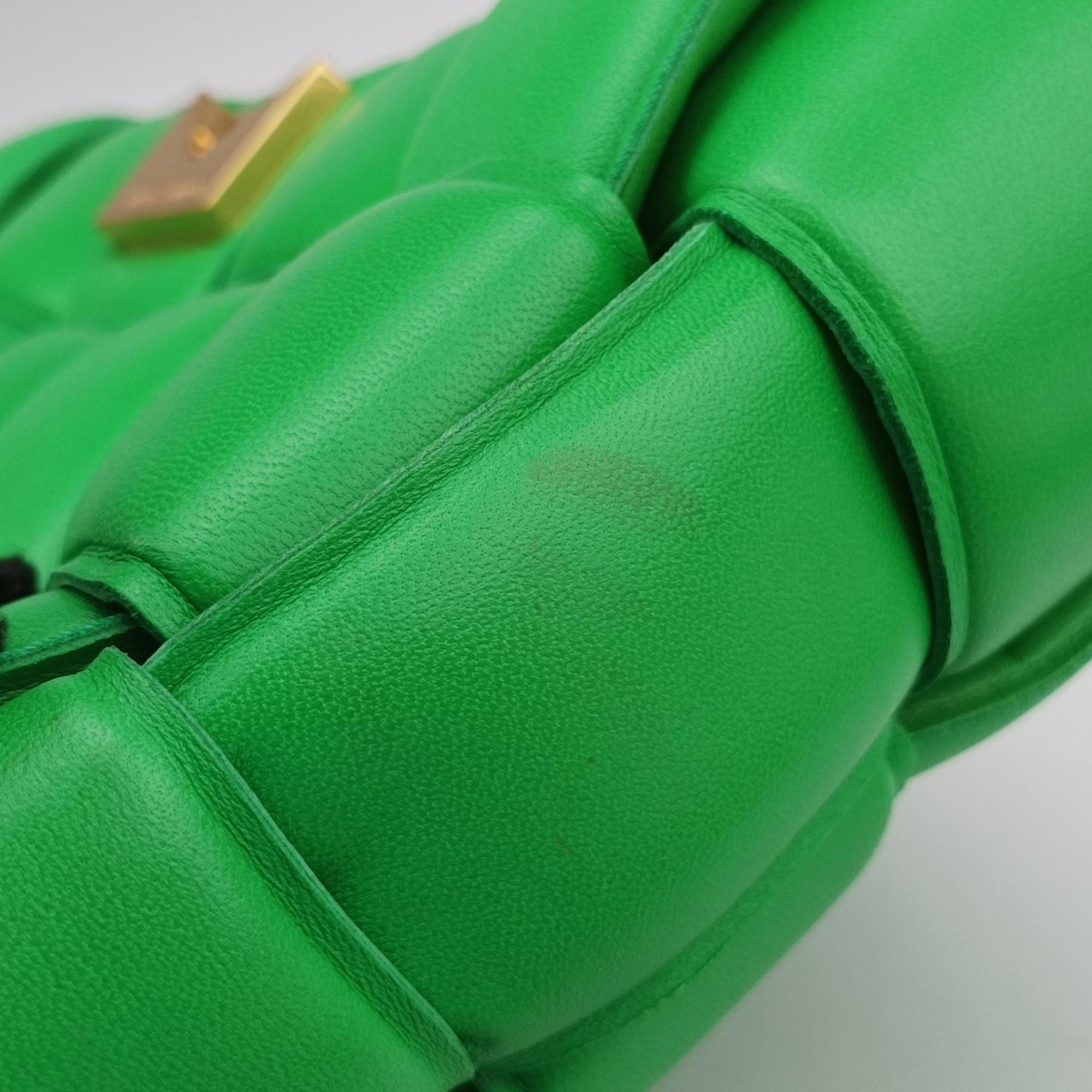 Pre-owned Bottega Veneta Padded Cassette Green lambskin  shoulderbag | stylenewstar