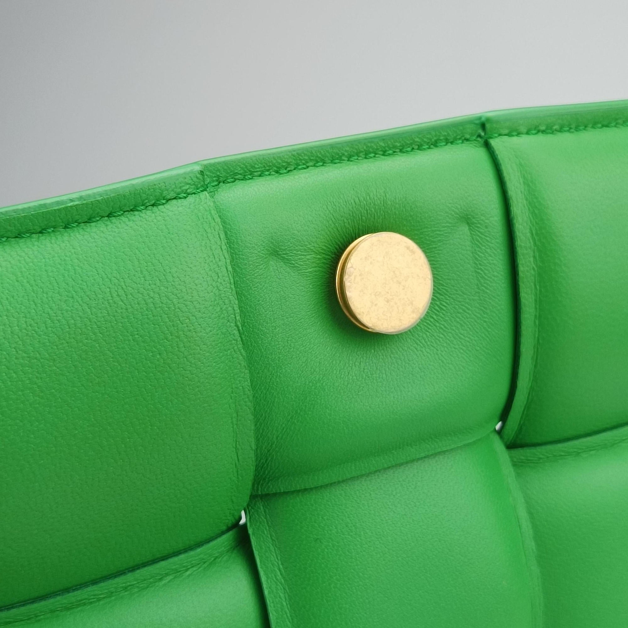 Pre-owned Bottega Veneta Padded Cassette Green lambskin  shoulderbag | stylenewstar