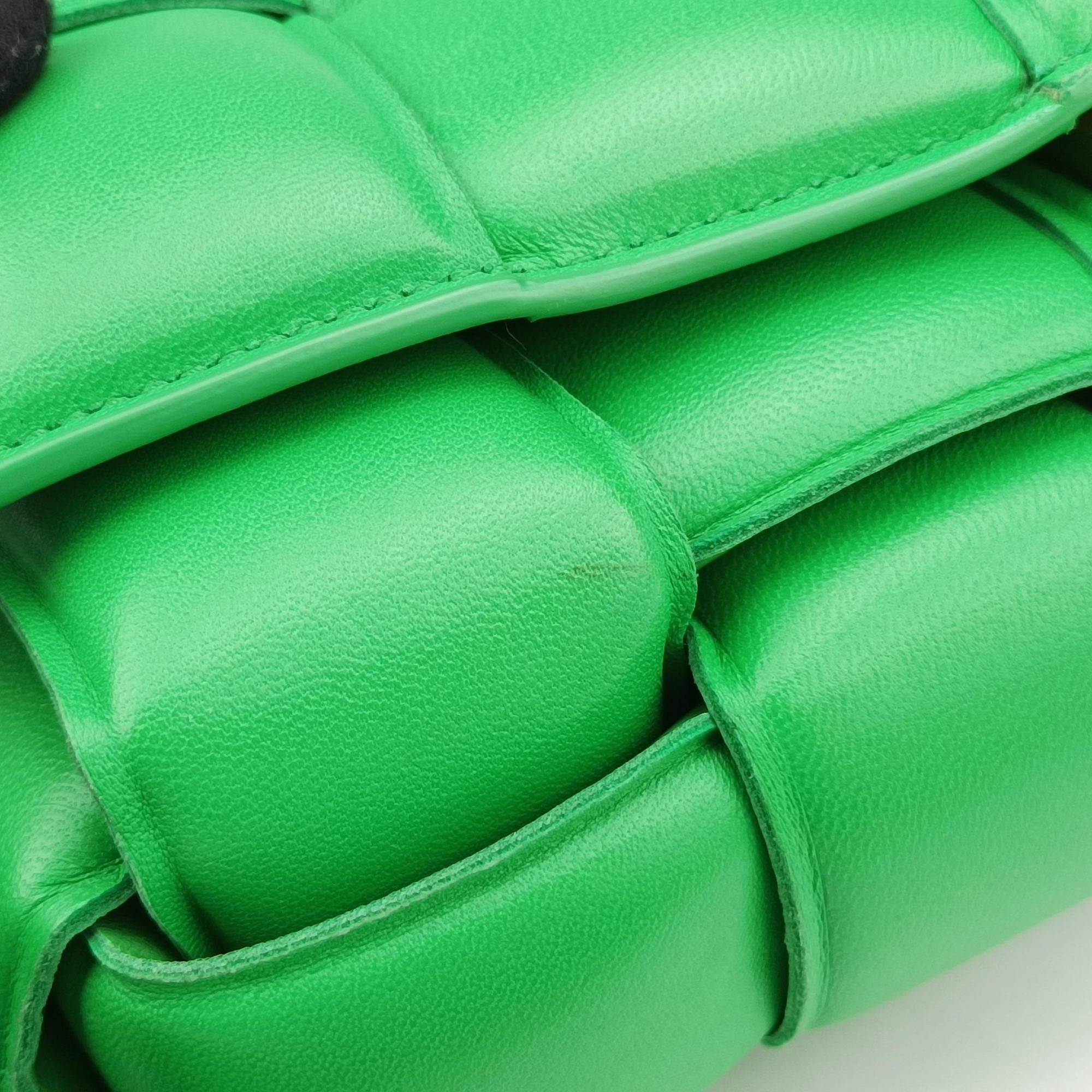 Pre-owned Bottega Veneta Padded Cassette Green lambskin  shoulderbag | stylenewstar