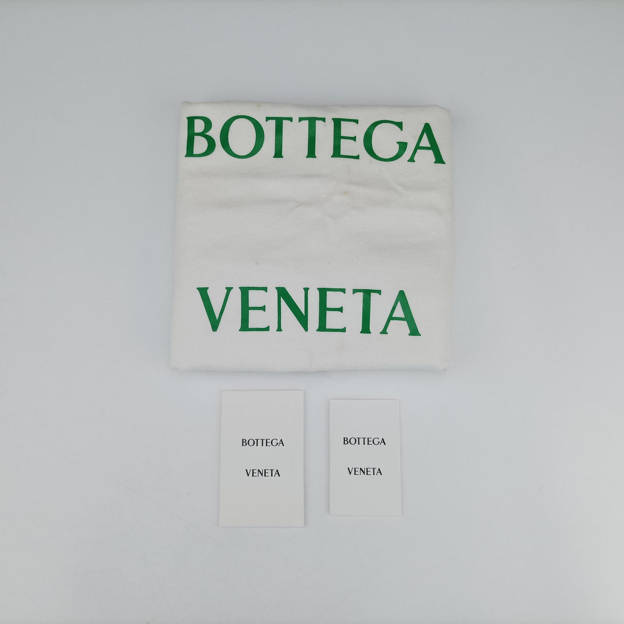 Pre-owned Bottega Veneta Padded Cassette Green lambskin  shoulderbag | stylenewstar