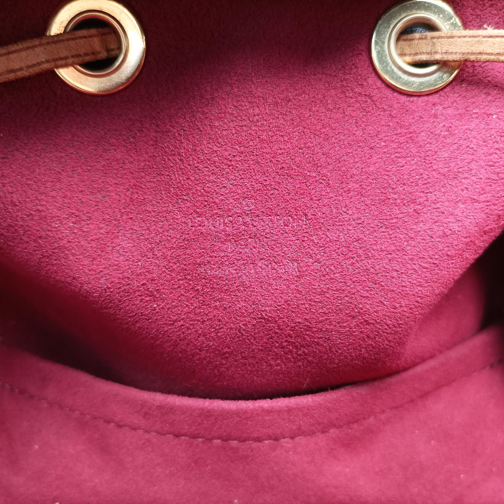 Secondhand Louis Vuitton Petit NOe white Monogram Multicolor M42229 shoulderbag | stylenewstar