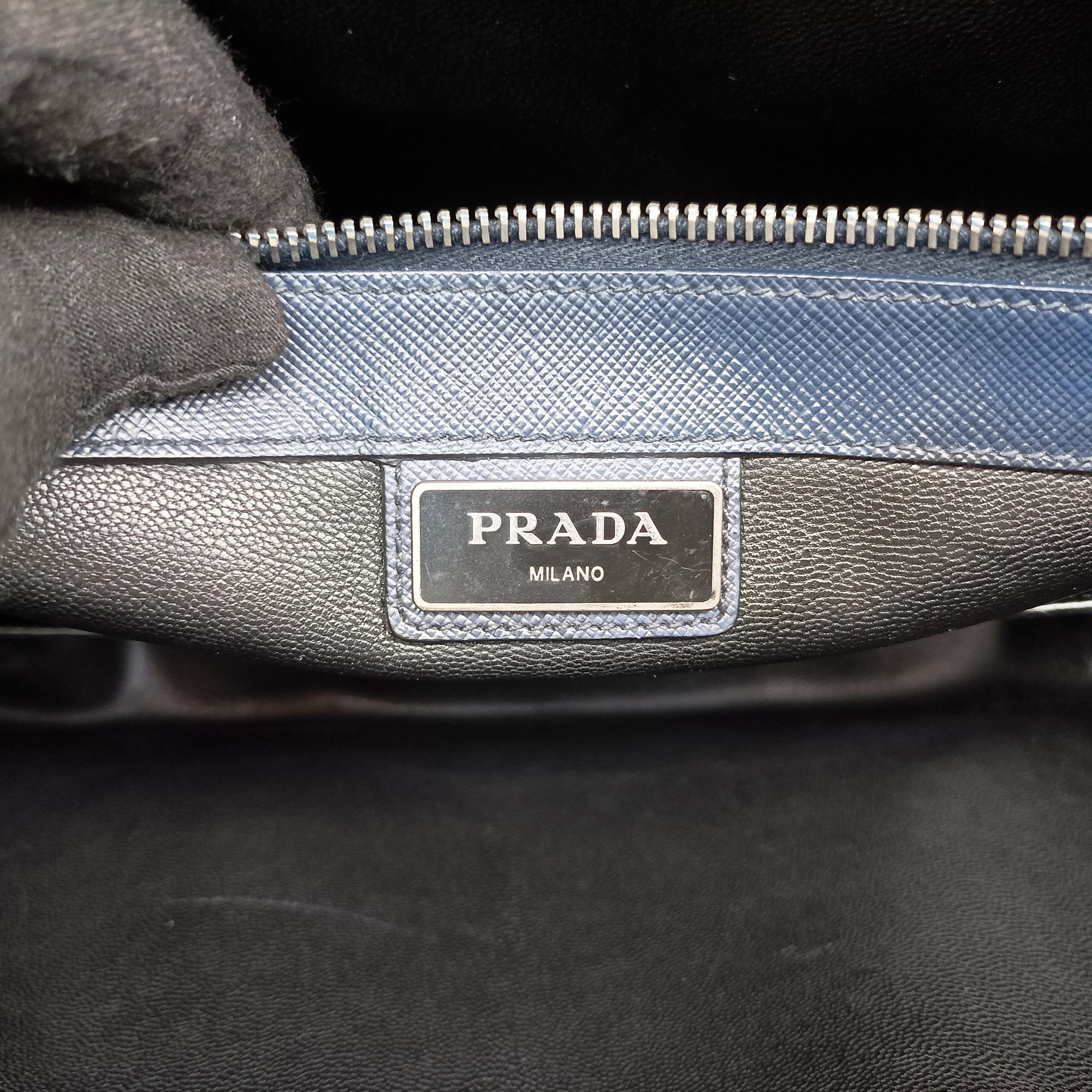 Pre-owned Prada Triangle Logo Plate Navy Saffiano Leather  shoulderbag | stylenewstar
