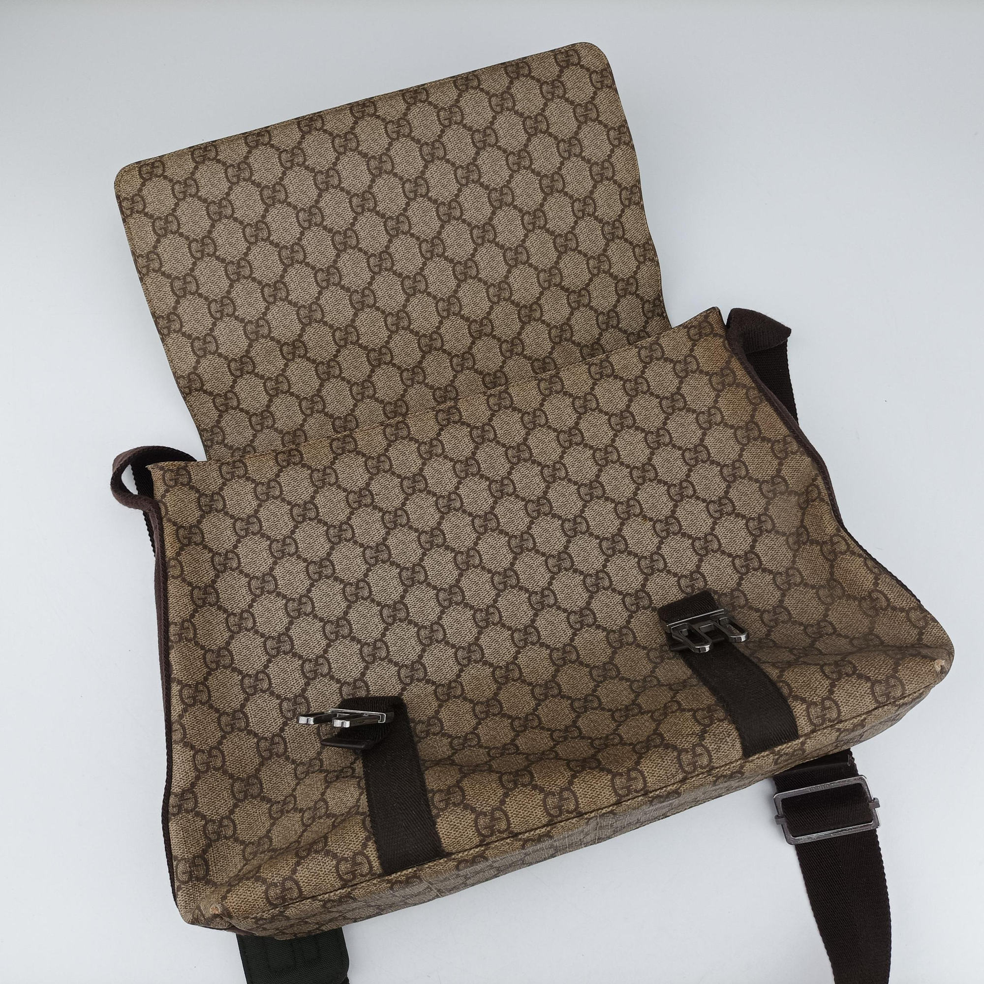 Pre-owned Gucci GG Supreme Double Buckle Beige × Dark Brown PVC coated canvas 122373 shoulderbag | stylenewstar