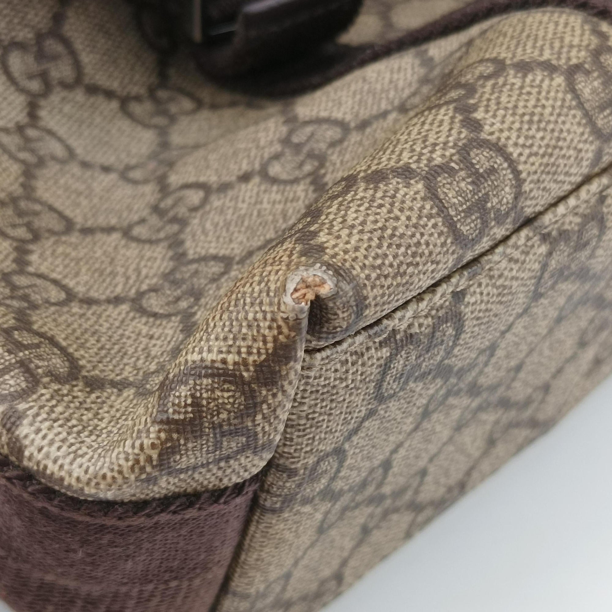 Pre-owned Gucci GG Supreme Double Buckle Beige × Dark Brown PVC coated canvas 122373 shoulderbag | stylenewstar