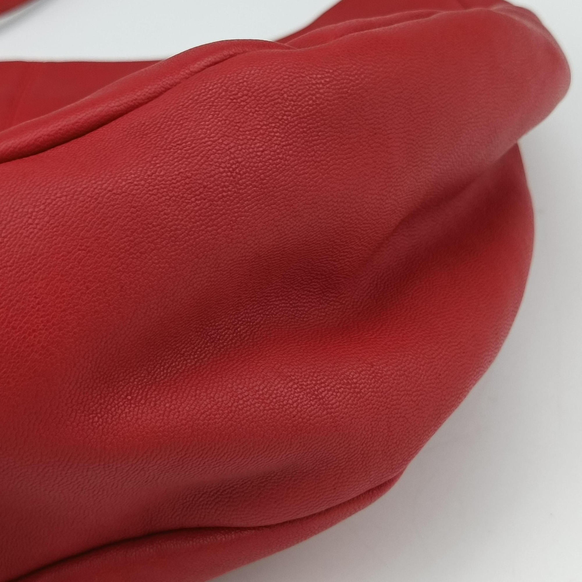 Pre-owned Ferragamo Vara Ribbon Red calfskin  shoulderbag | stylenewstar