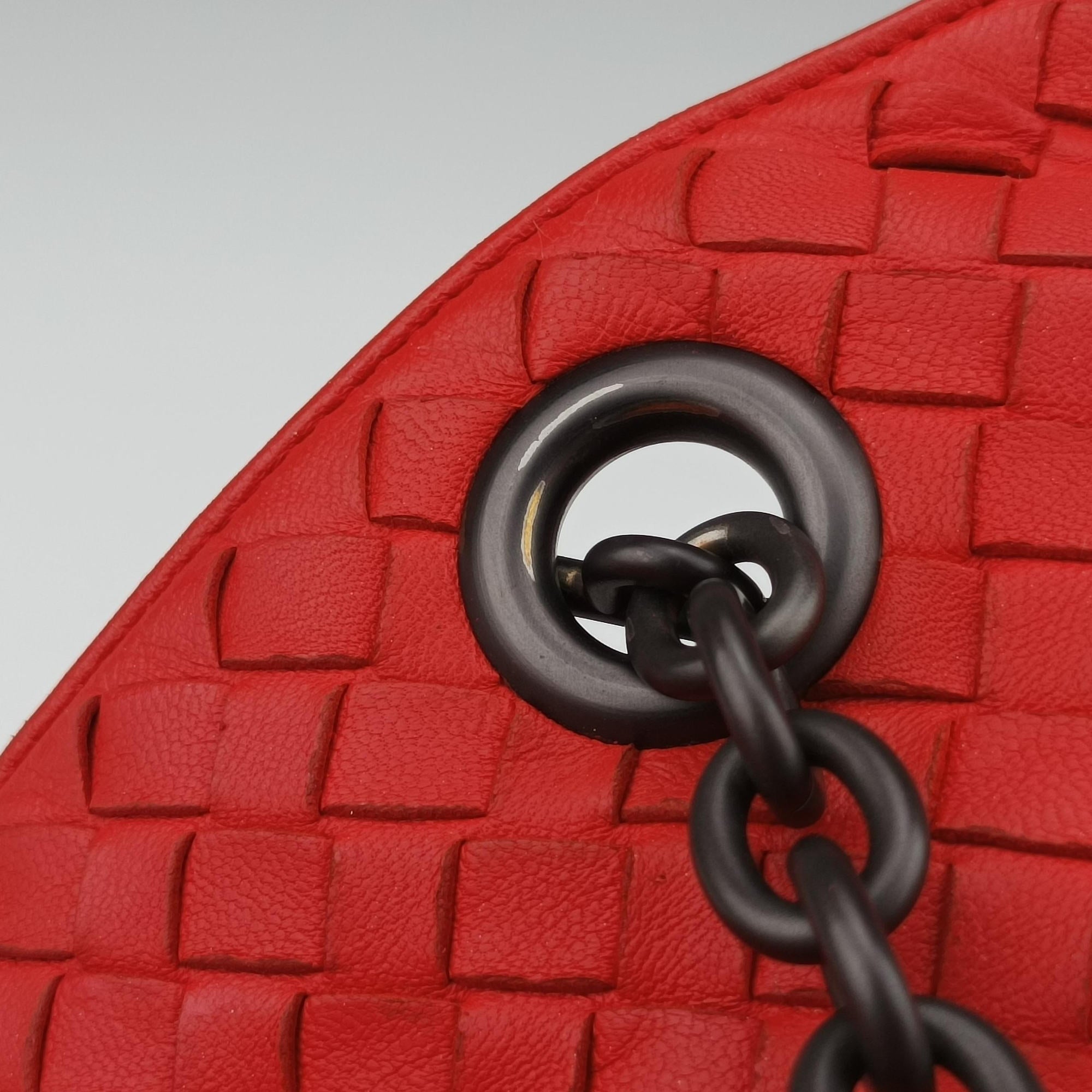 Pre-owned Bottega Veneta Intrecciato Red lambskin  shoulderbag | stylenewstar