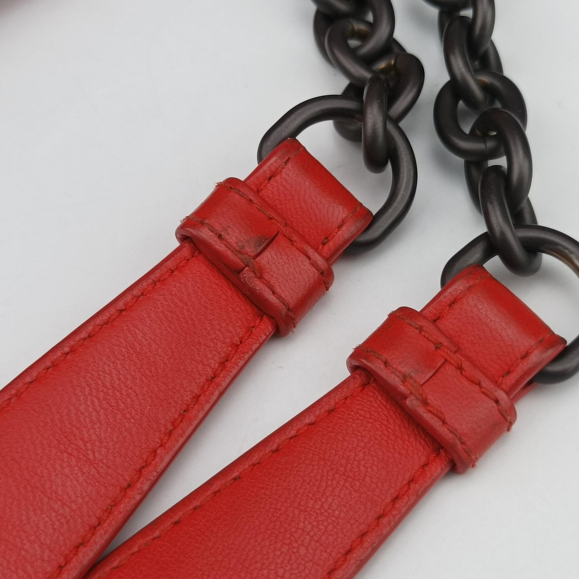 Pre-owned Bottega Veneta Intrecciato Red lambskin  shoulderbag | stylenewstar
