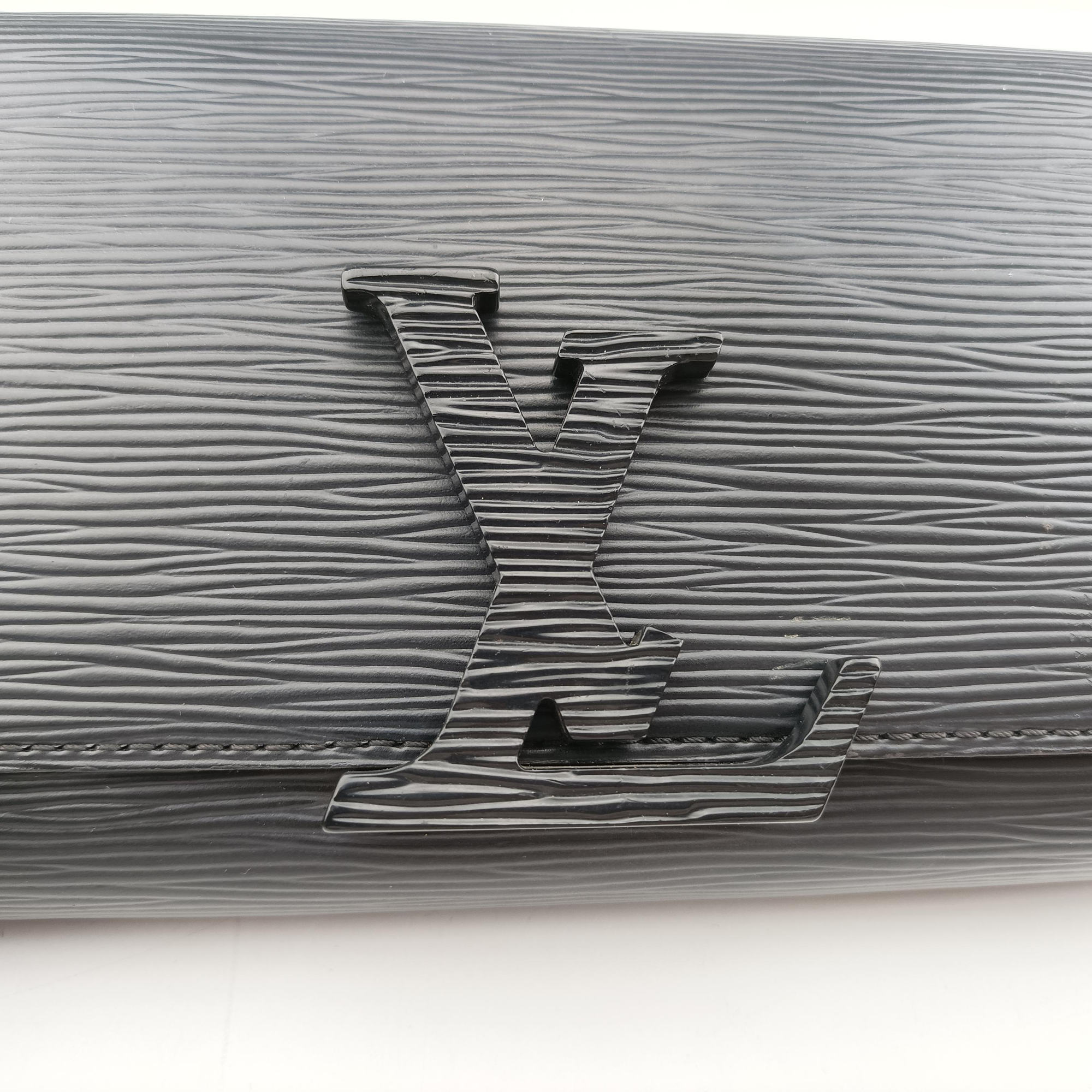Pre-owned Louis Vuitton Pochette Louise PM Noir Epi M41275 clutchbag | stylenewstar