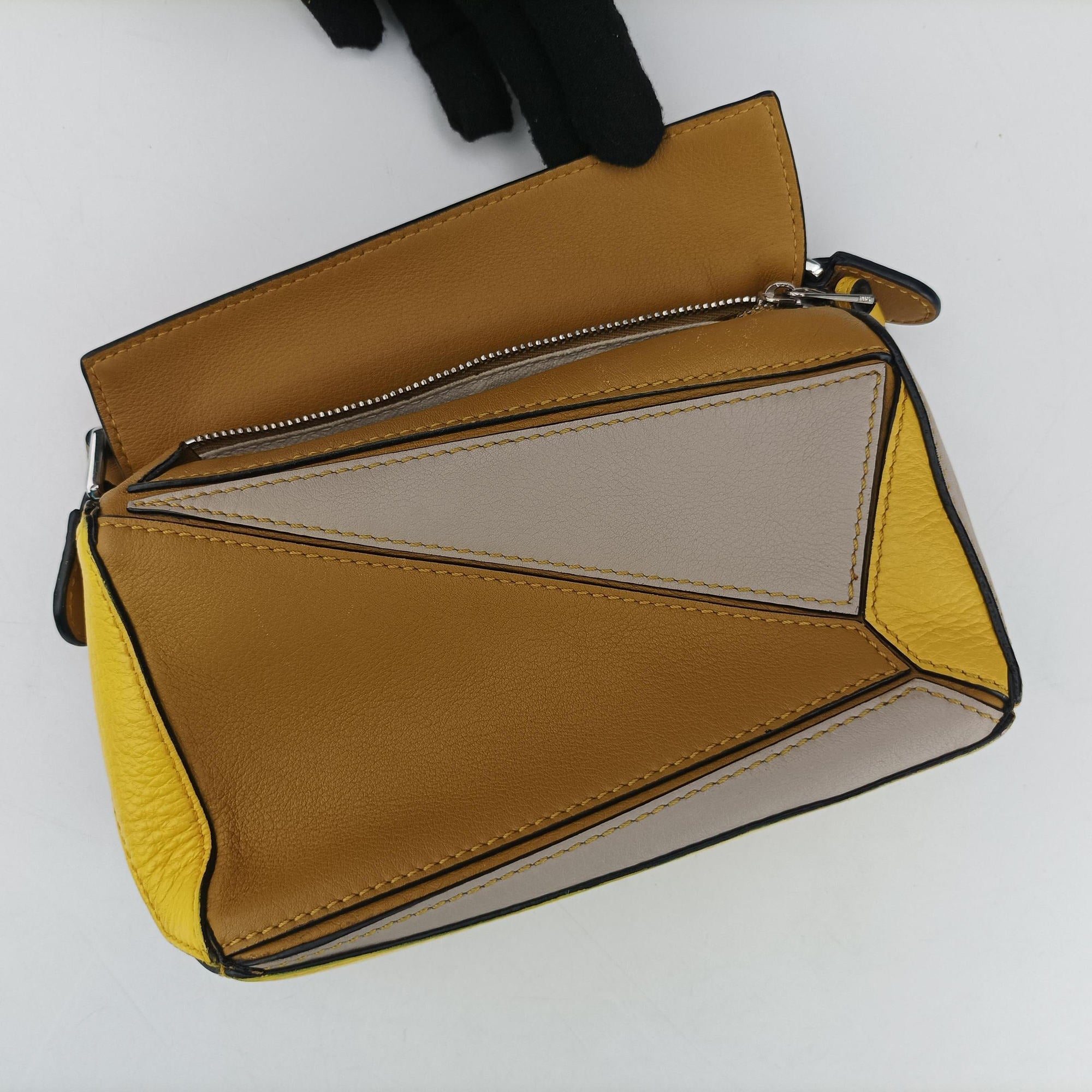 Pre-owned Loewe Puzzle　mini Beige × Khaki × Yellow Leather  shoulderbag | stylenewstar