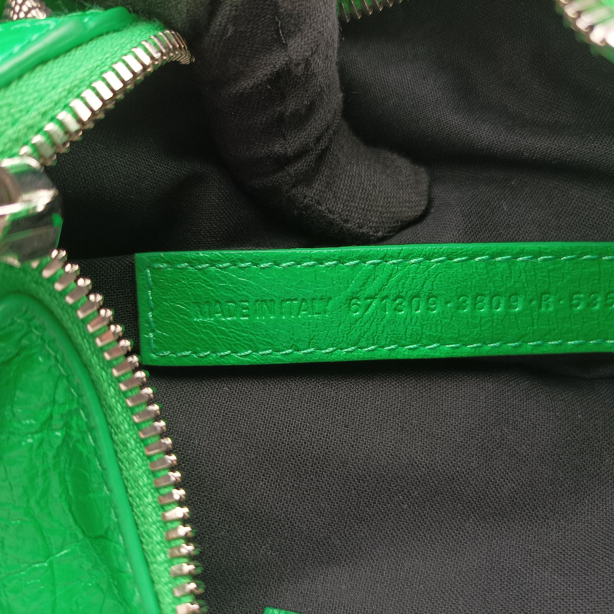 Pre-owned Balenciaga Le Cagole Green lambskin  shoulderbag | stylenewstar