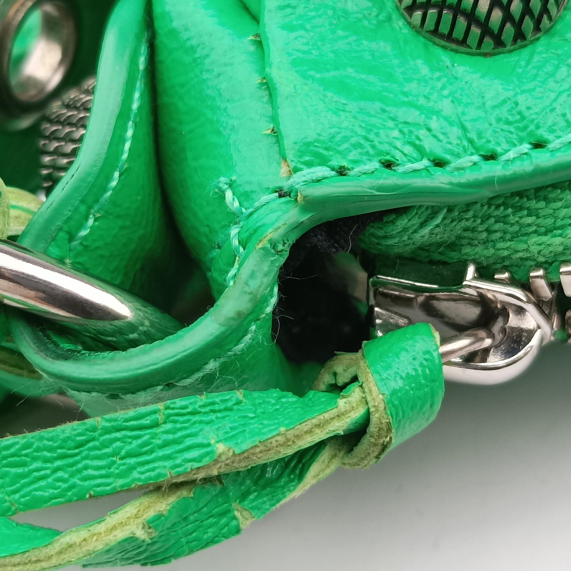 Pre-owned Balenciaga Le Cagole Green lambskin  shoulderbag | stylenewstar