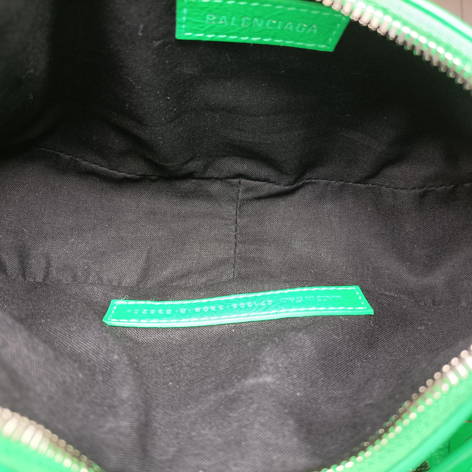 Pre-owned Balenciaga Le Cagole Green lambskin  shoulderbag | stylenewstar