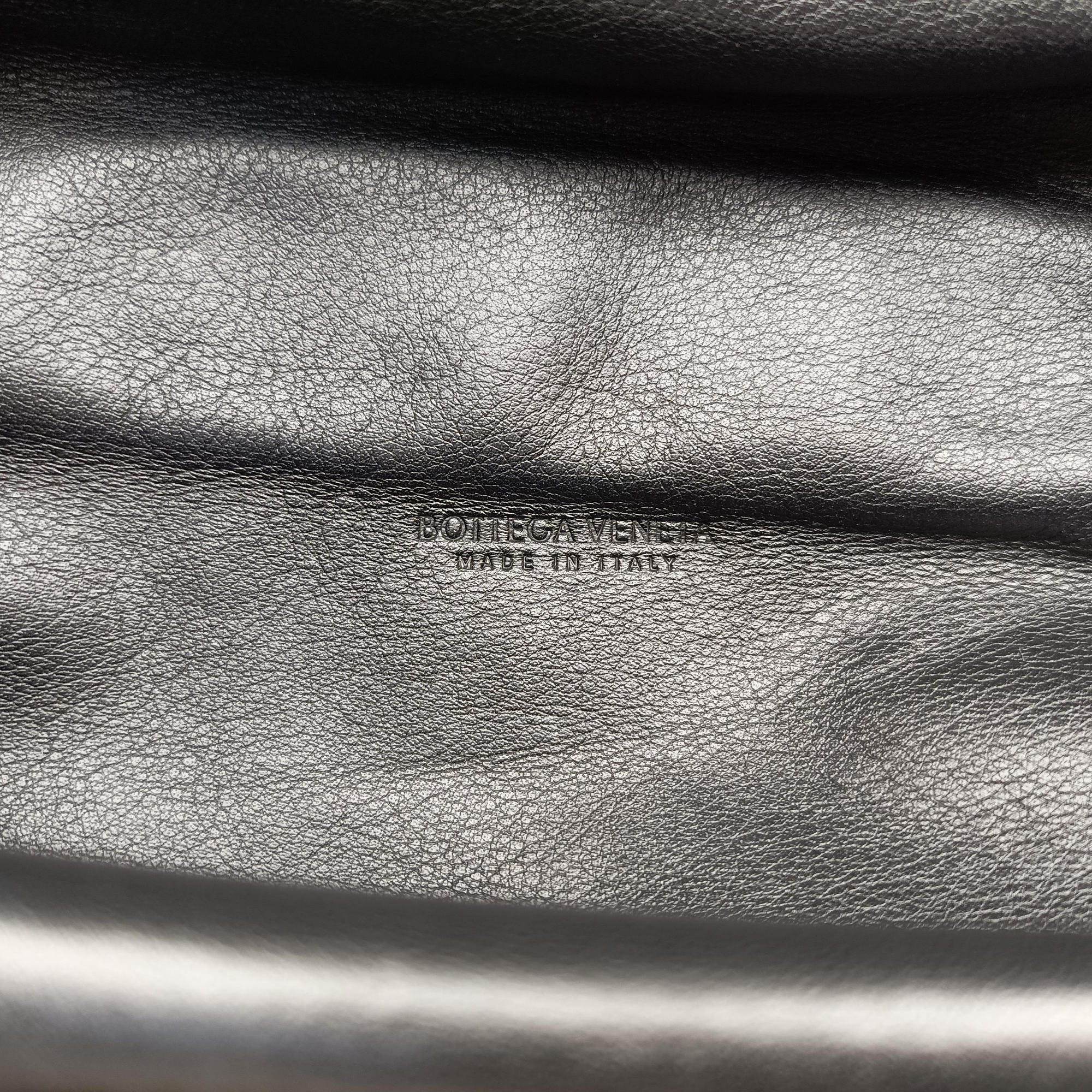 Vintage Bottega Veneta The Chain Pouch Black Lambskin  shoulderbag | stylenewstar