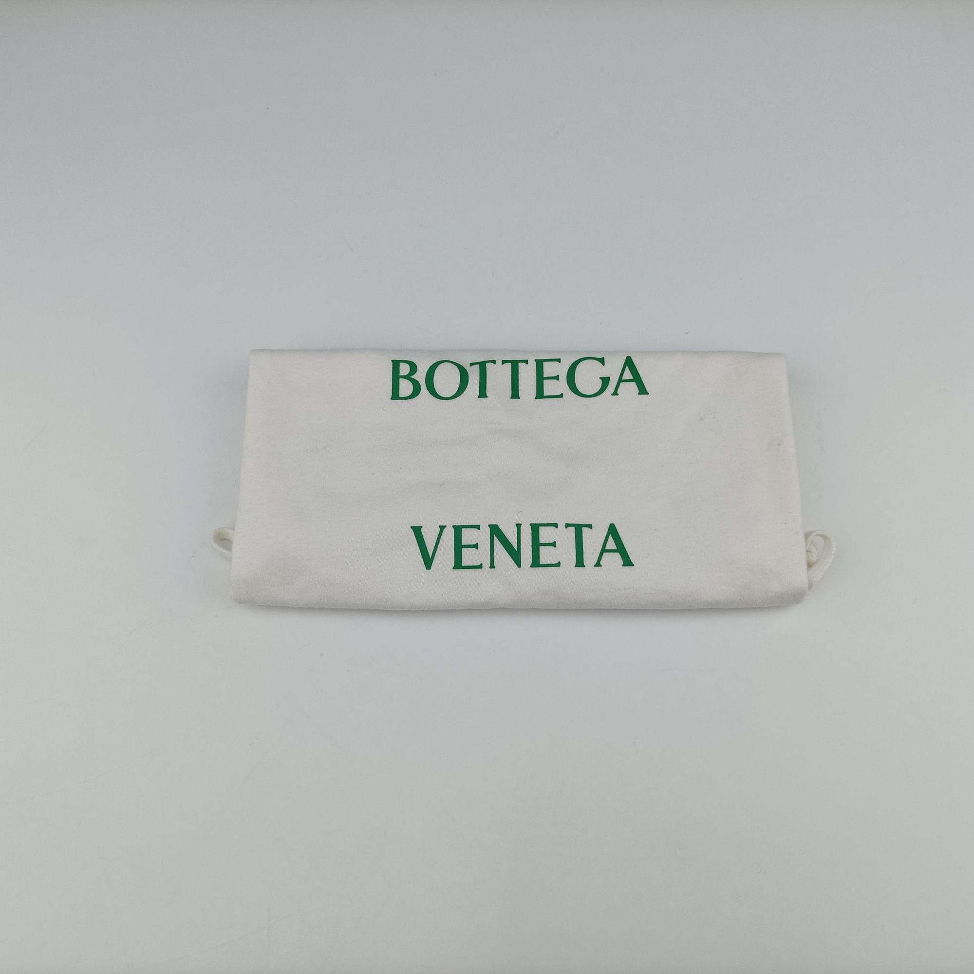 Vintage Bottega Veneta The Chain Pouch Black Lambskin  shoulderbag | stylenewstar