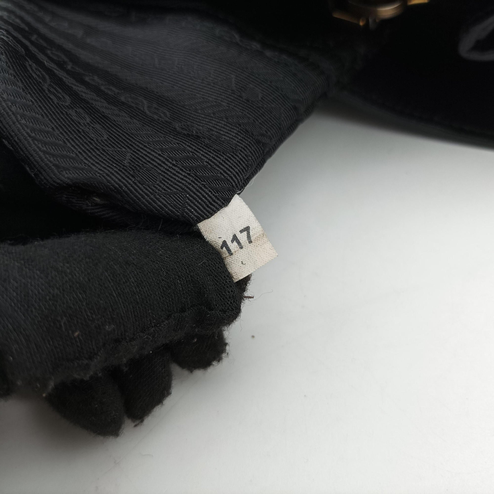 Pre-owned Prada Galleria Black SAFFIANO　Leather BN1802 shoulderbag | stylenewstar