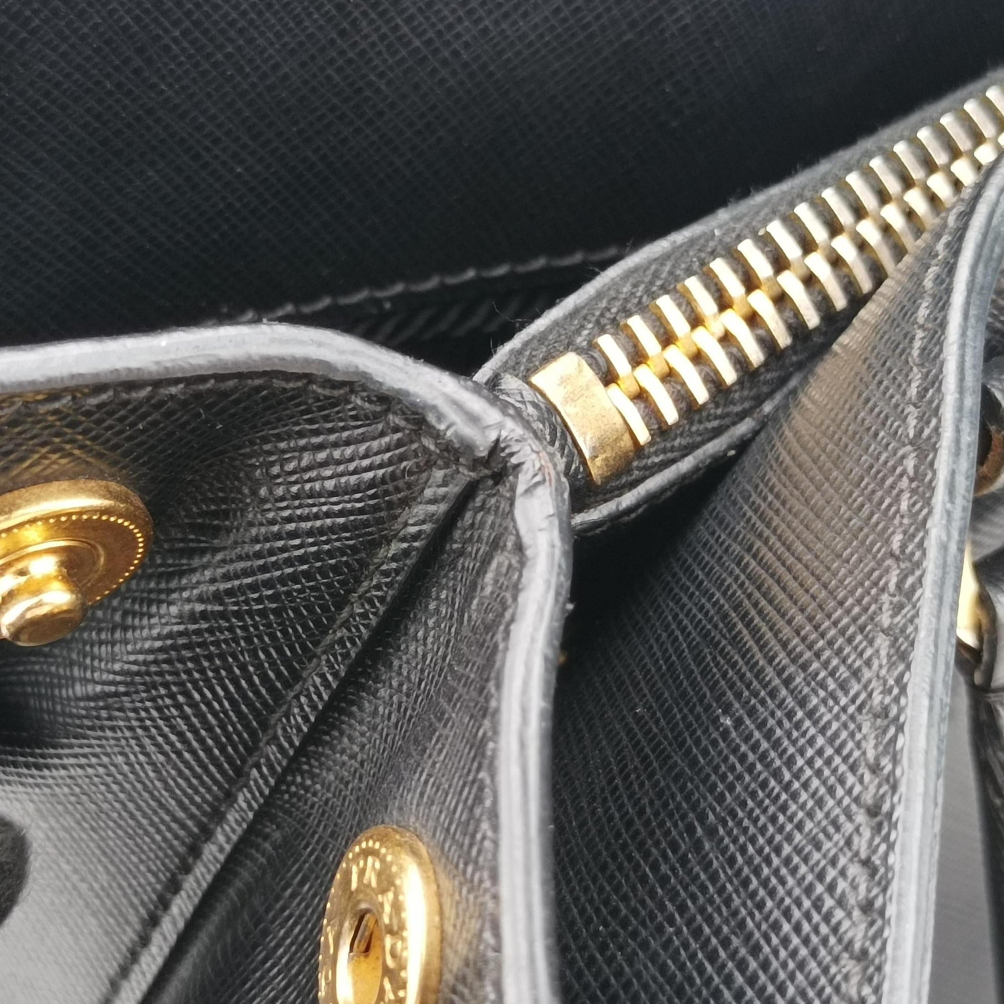 Pre-owned Prada Galleria Black SAFFIANO　Leather BN1802 shoulderbag | stylenewstar