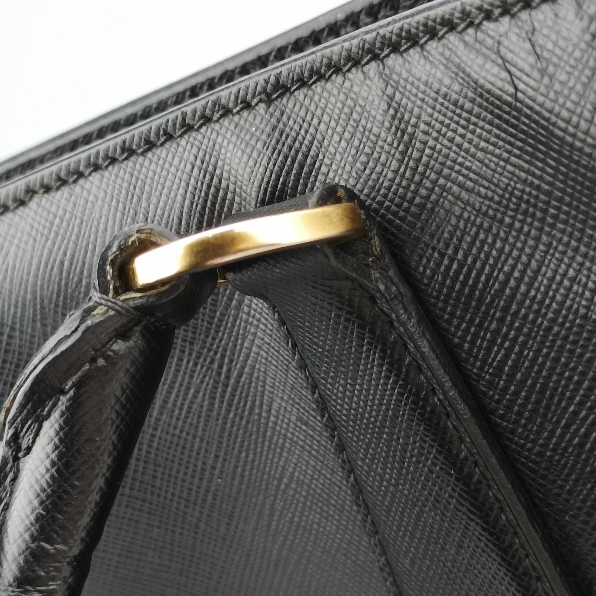 Pre-owned Prada Galleria Black SAFFIANO　Leather BN1802 shoulderbag | stylenewstar