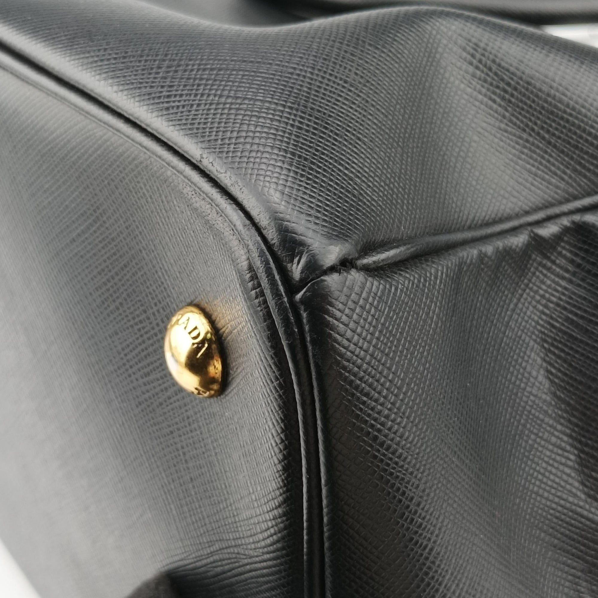 Pre-owned Prada Galleria Black SAFFIANO　Leather BN1802 shoulderbag | stylenewstar