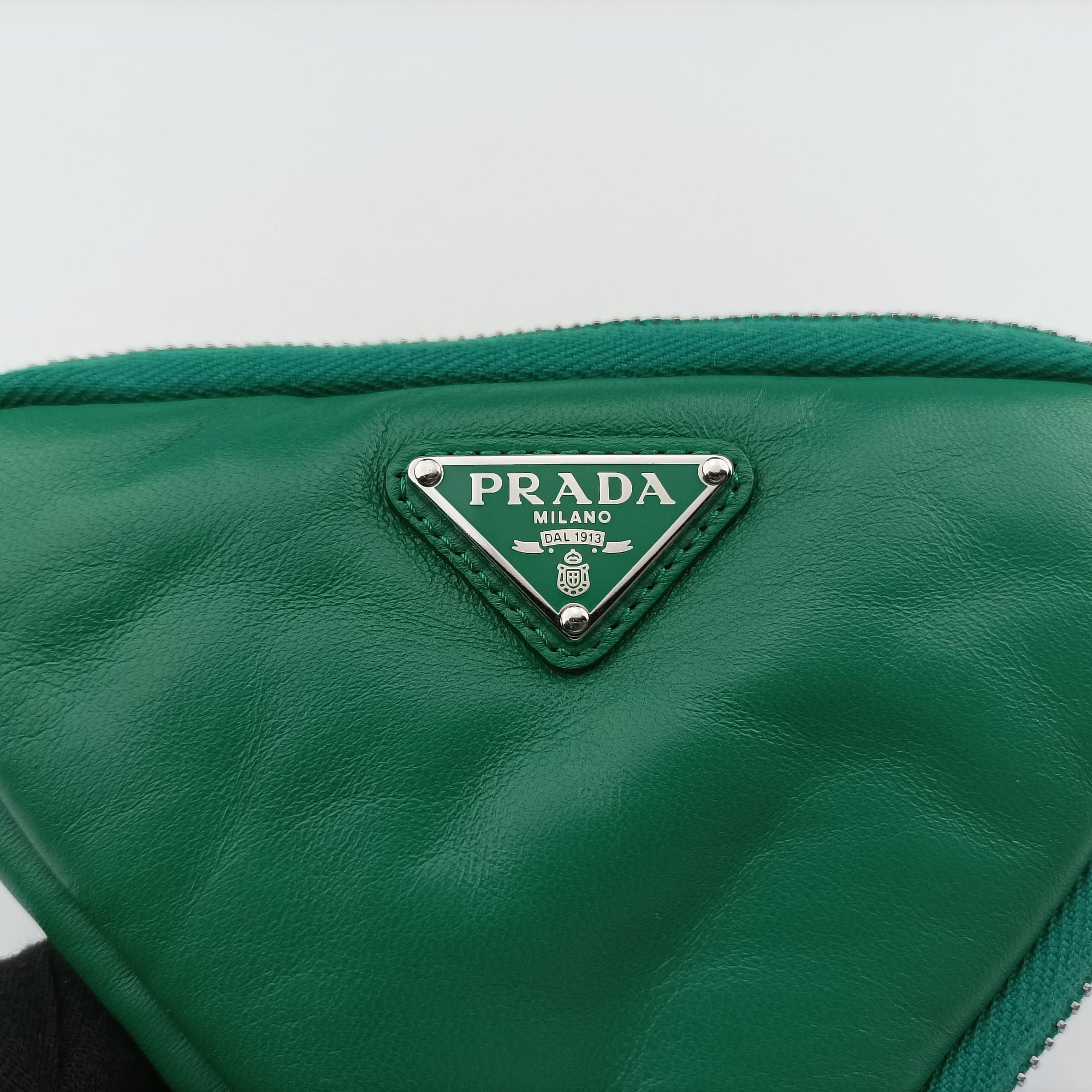 Secondhand Prada triangle mini Green Leather 1NR015 shoulderbag | stylenewstar