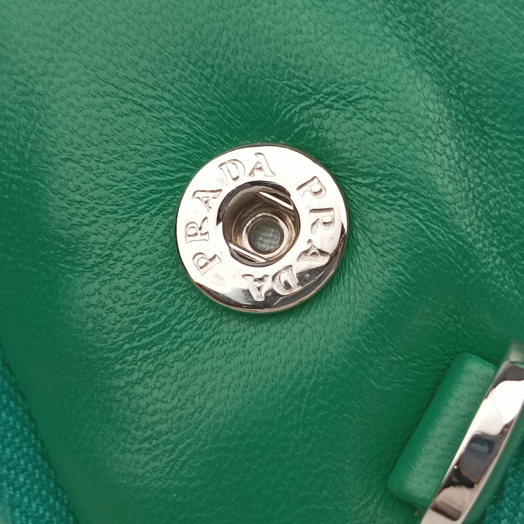 Secondhand Prada triangle mini Green Leather 1NR015 shoulderbag | stylenewstar